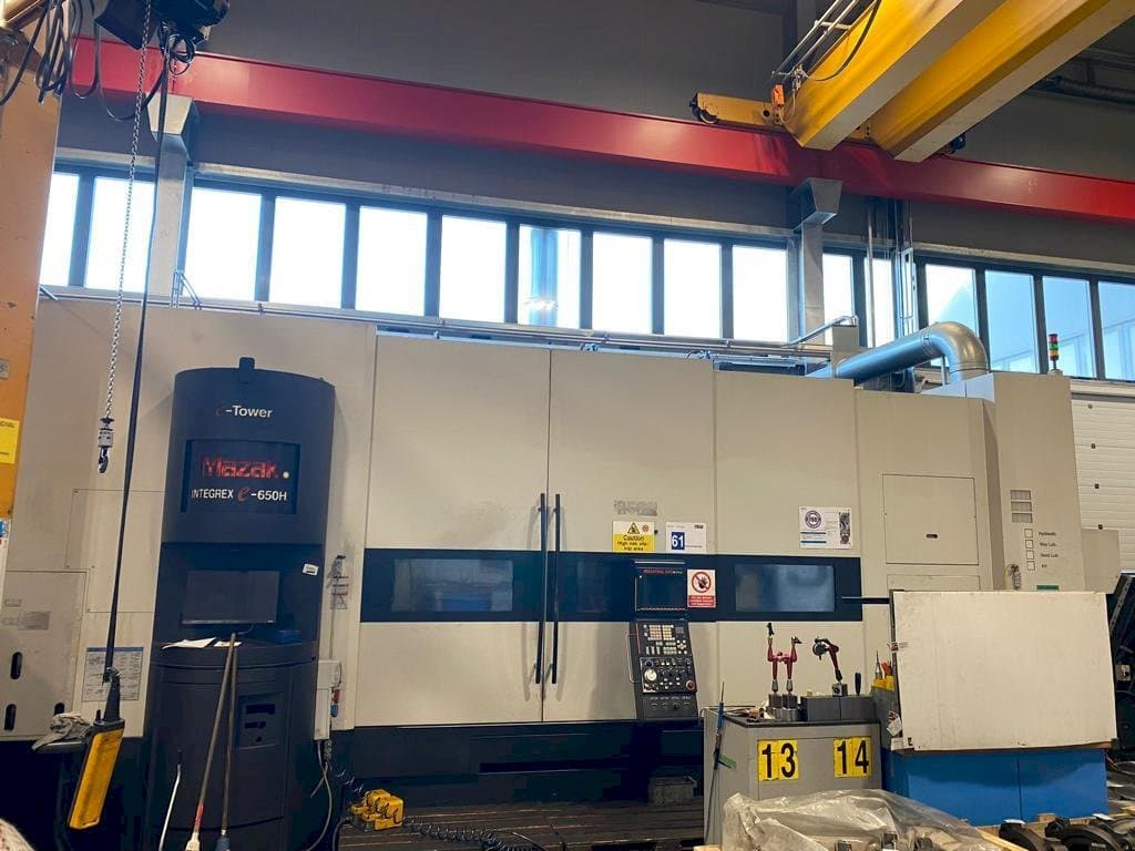 Koneen Mazak Integrex E650H x 3000mm etunäkymä