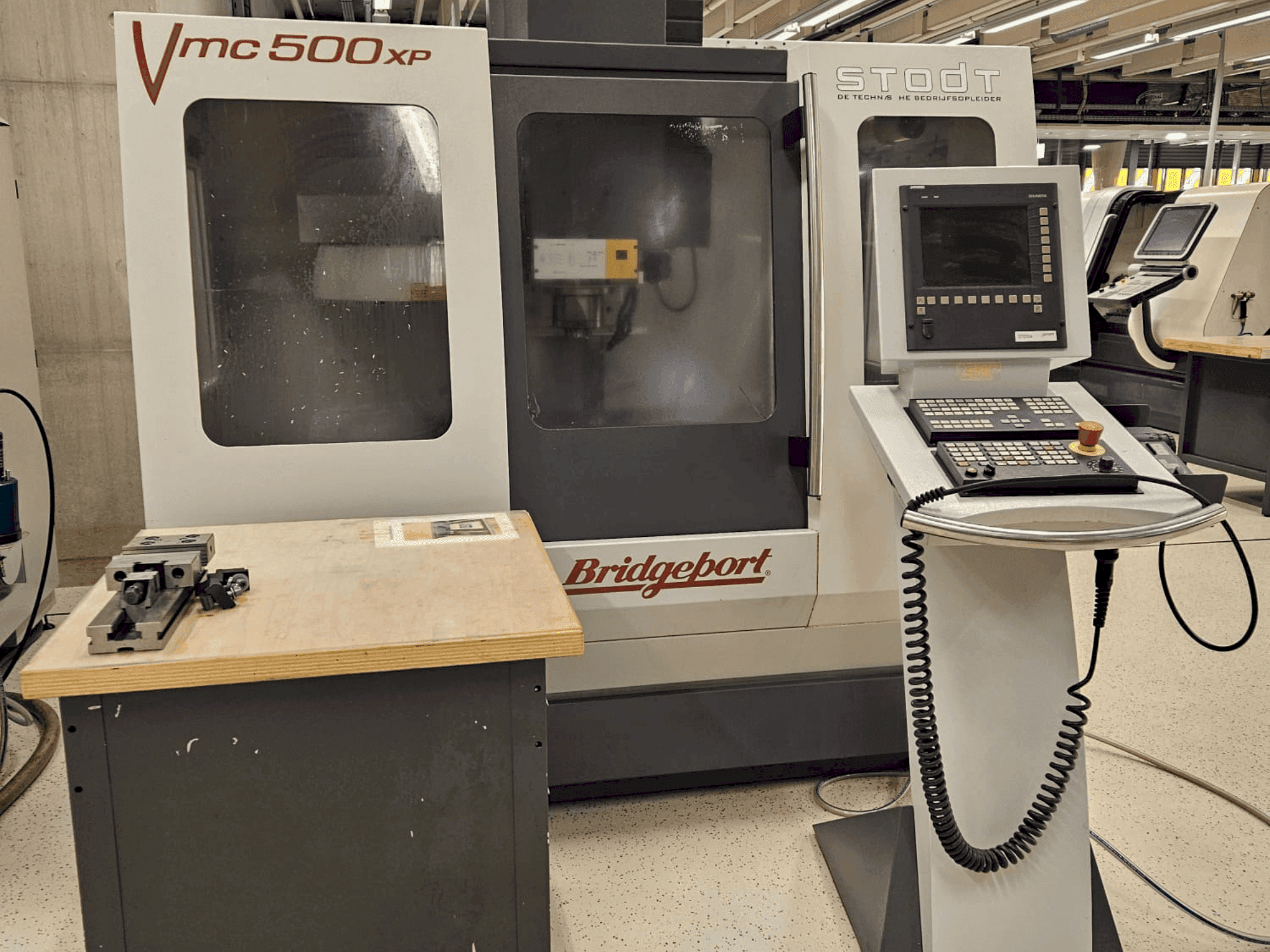 Koneen Bridgeport VMC 500XP etunäkymä