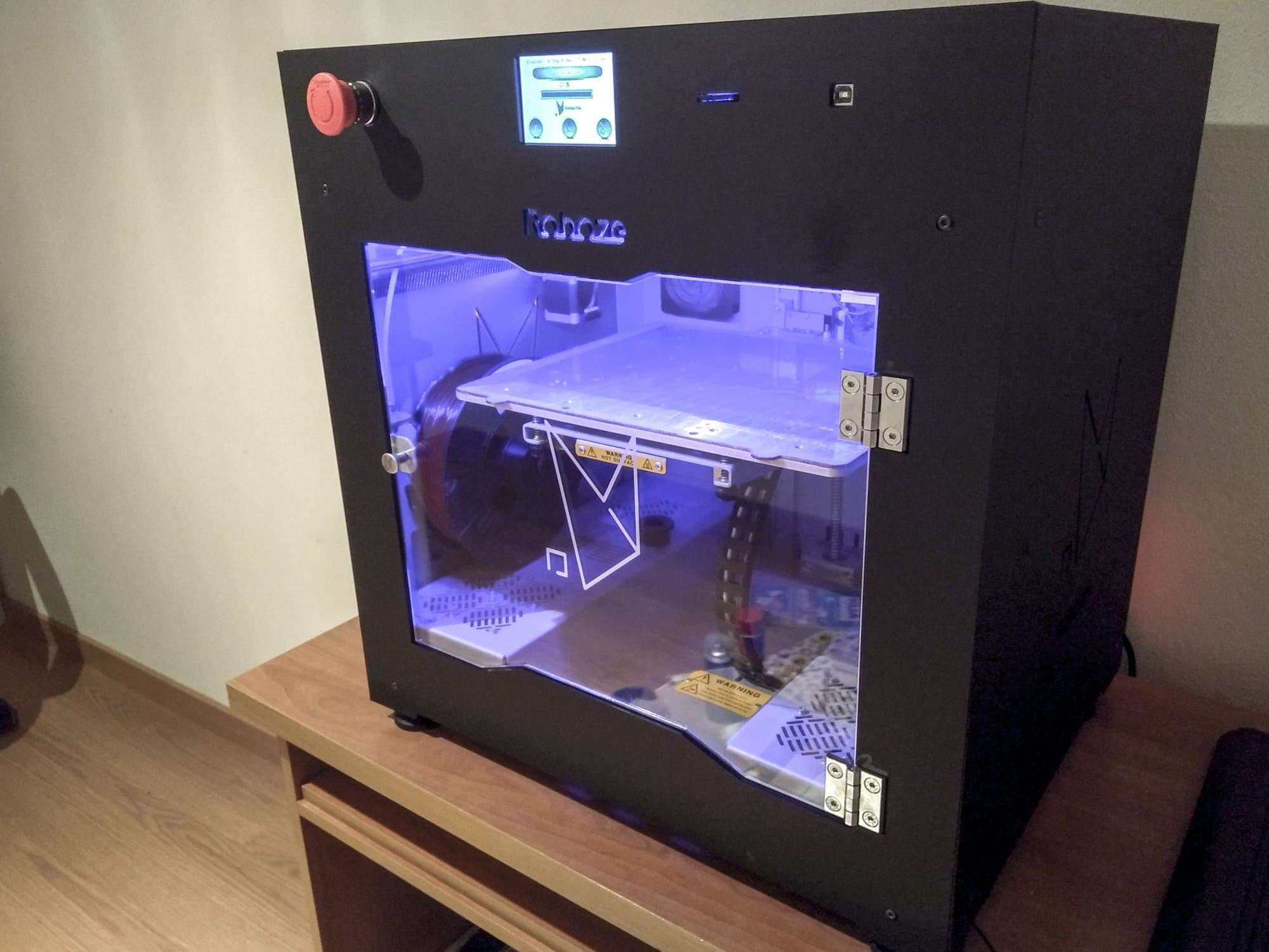 Koneen  Roboze oikea näkymä One