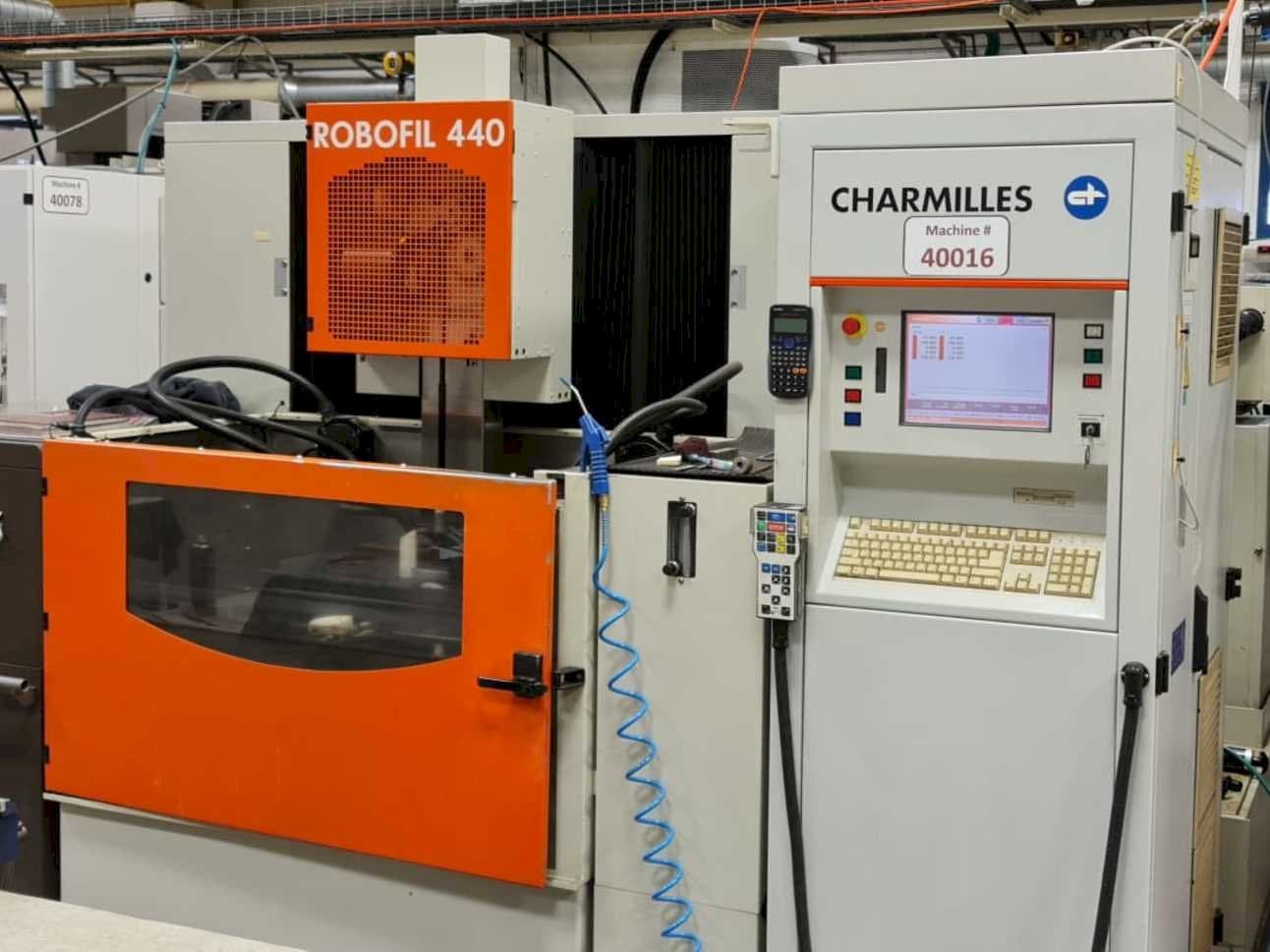 Koneen CHARMILLES ROBOFIL 440 etunäkymä