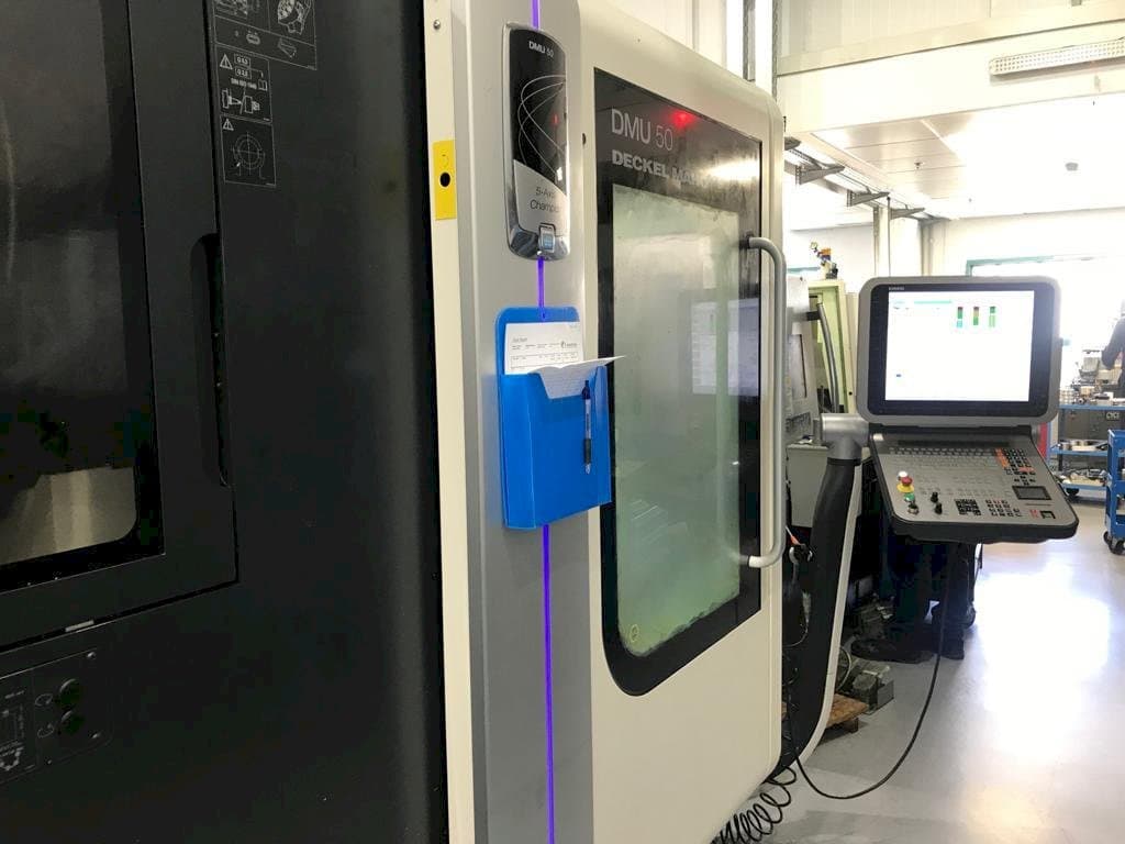 Koneen  DMG Mori Seiki DMU 50 etunäkymä