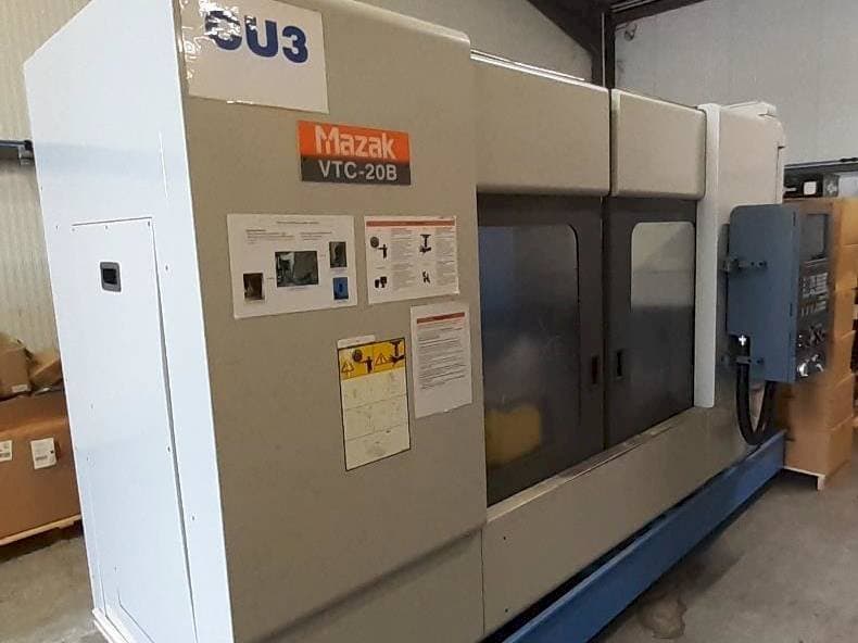 Koneen Mazak VTC 20B etunäkymä