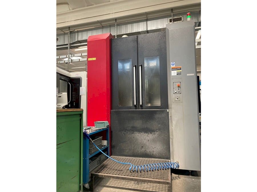 Koneen OKK HMC 500 etunäkymä