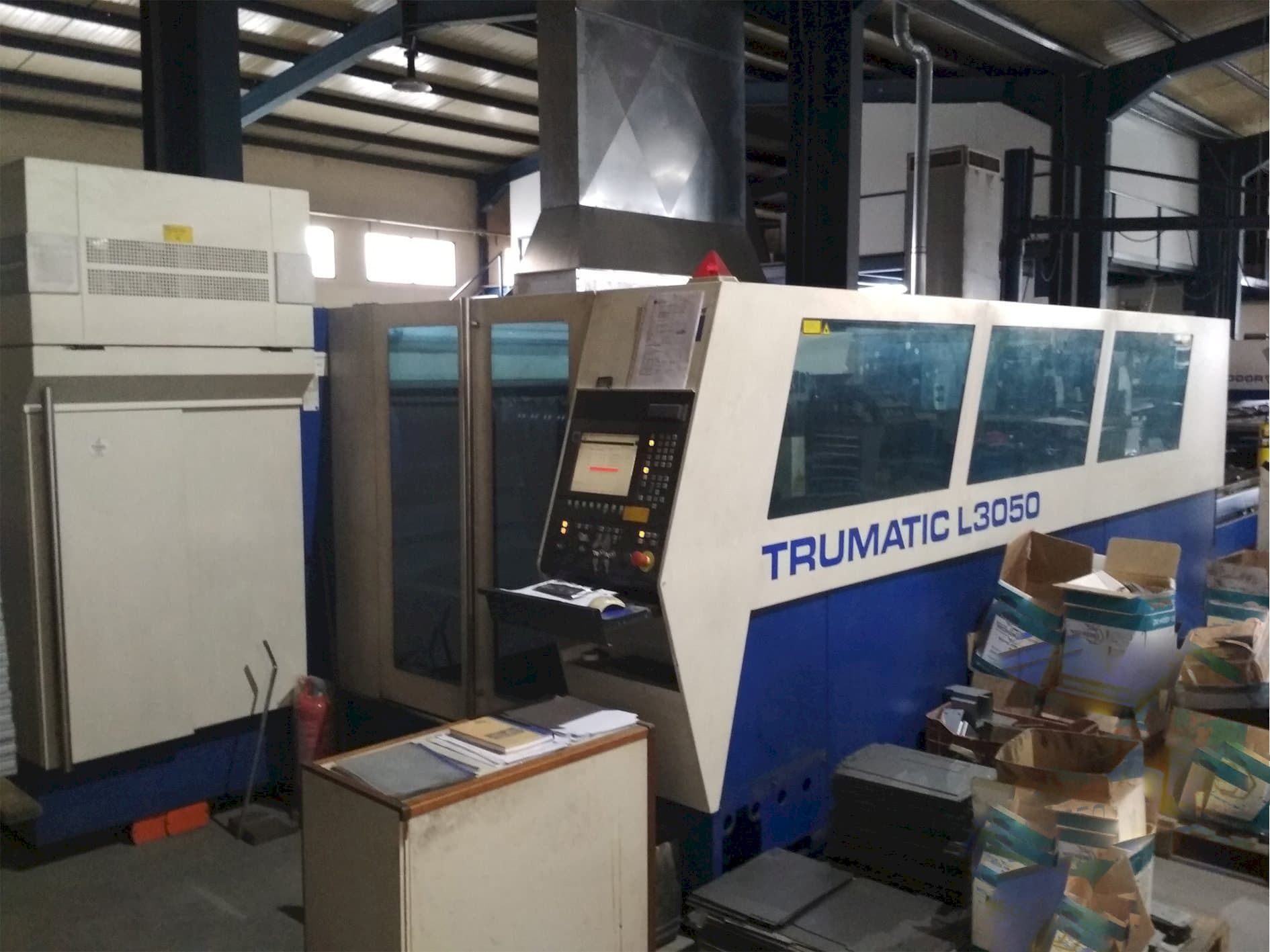 Koneen Trumpf Trumatic L3050 5kw etunäkymä