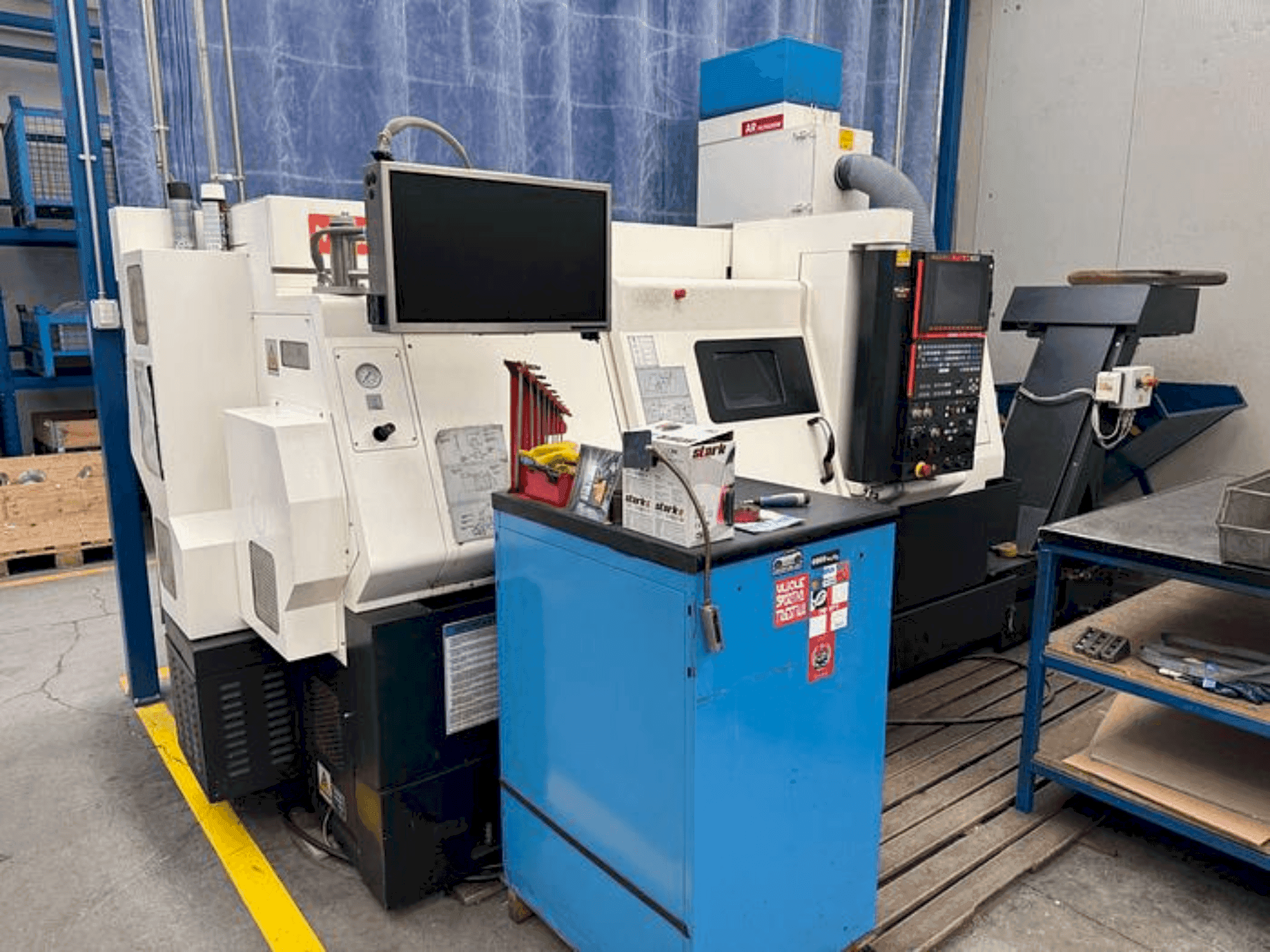 Koneen Mazak QTN 250 M X 1000 etunäkymä