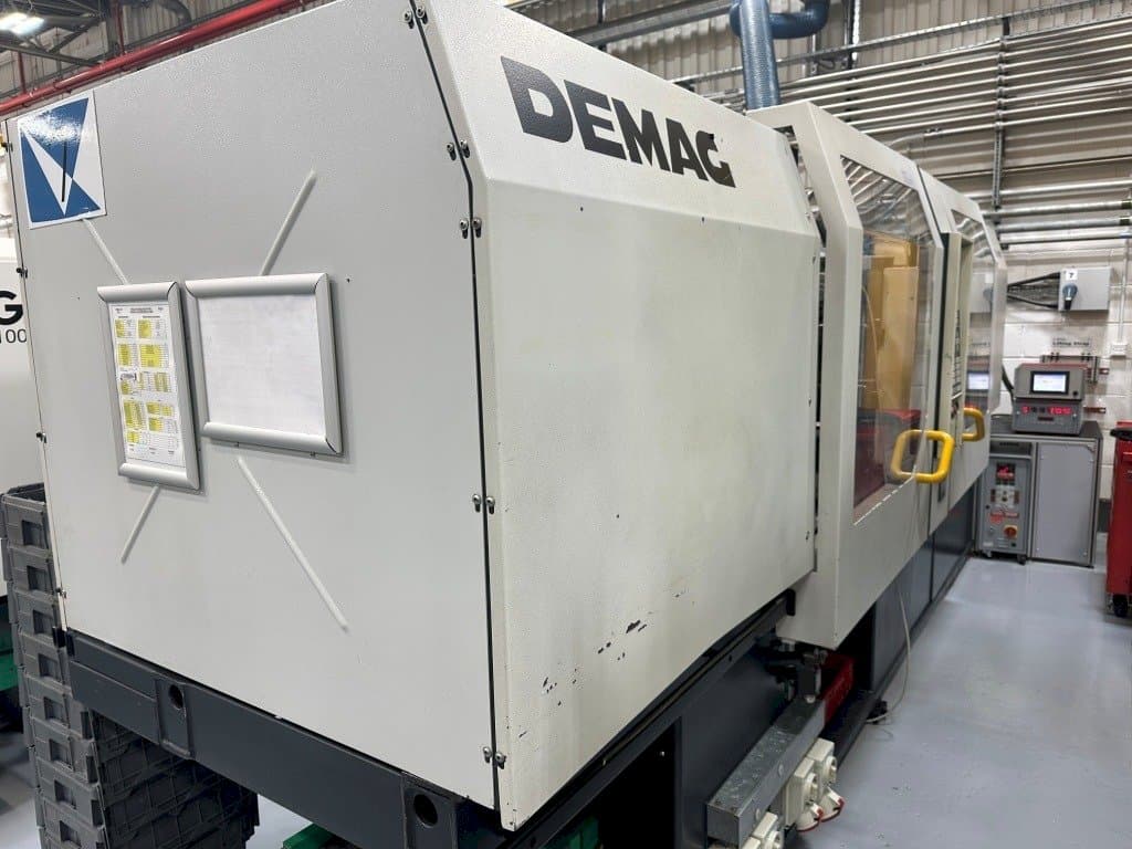 Koneen DEMAG Ergotech System 1100-200 vasemman sivun näkymä