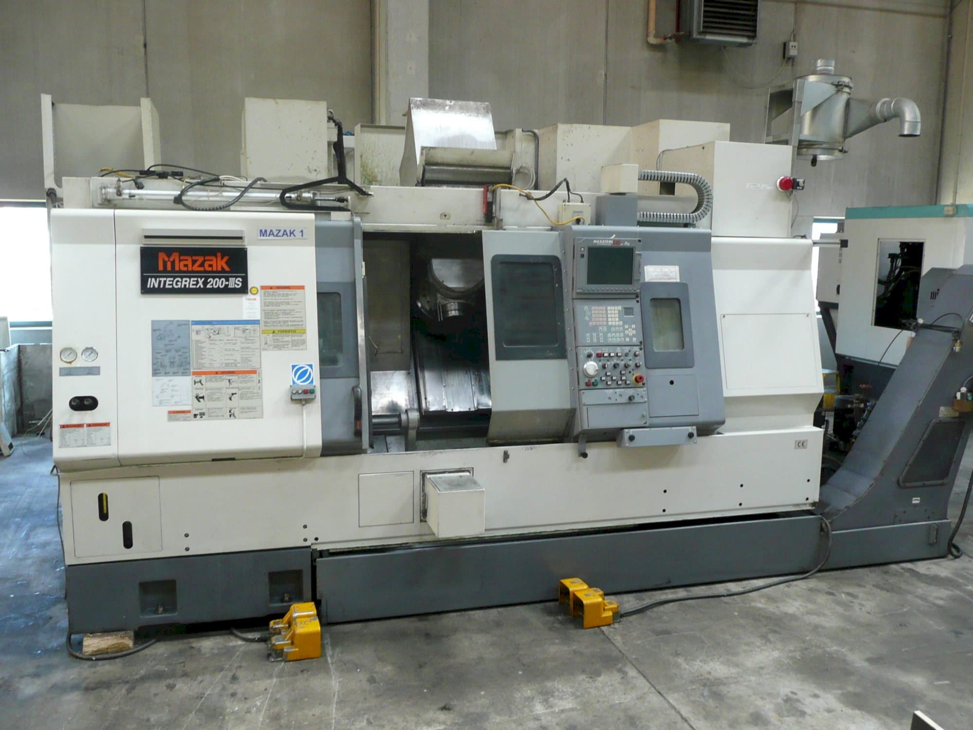 Koneen Mazak INTEGREX 200-IIIS etunäkymä