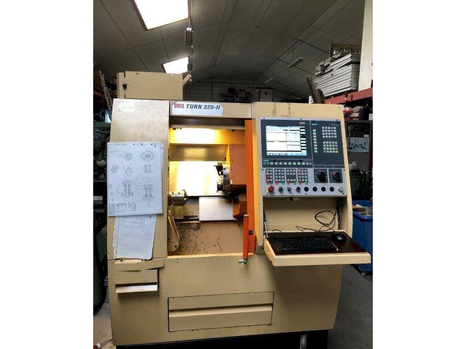 Koneen EMCO TURN 325-II etunäkymä