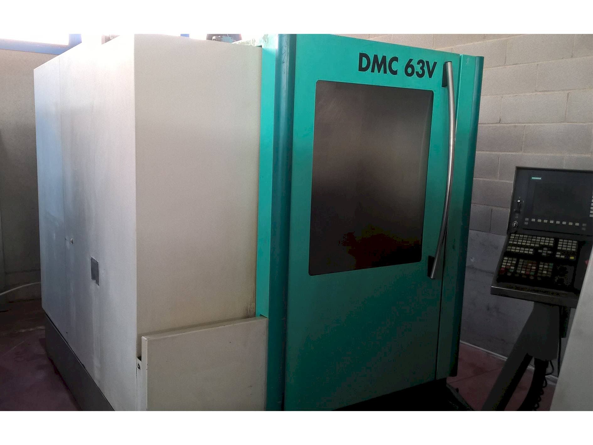 Koneen DECKEL MAHO DMC 63V etunäkymä