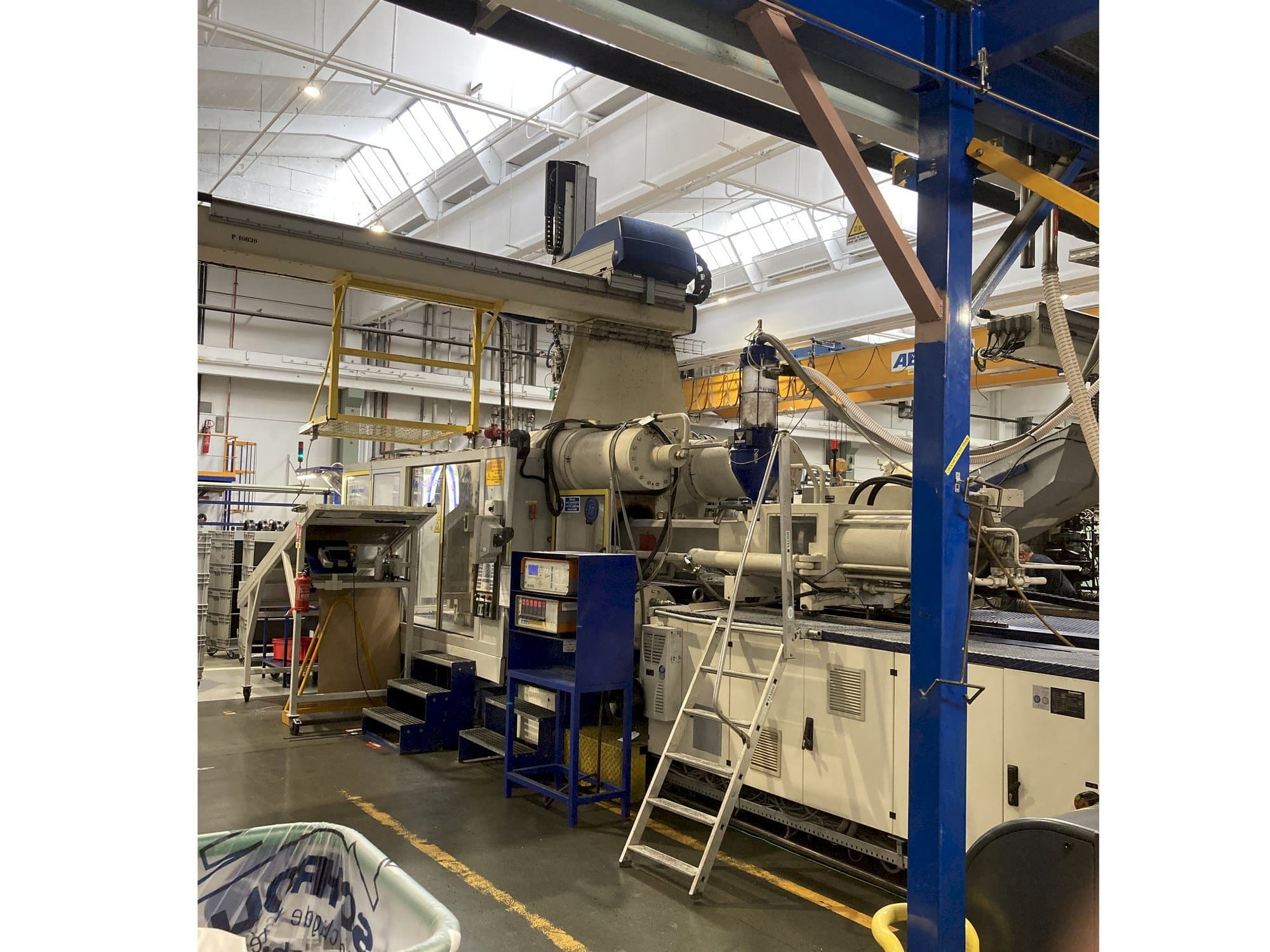 Koneen Krauss Maffei 650 – 2700 C1 etunäkymä