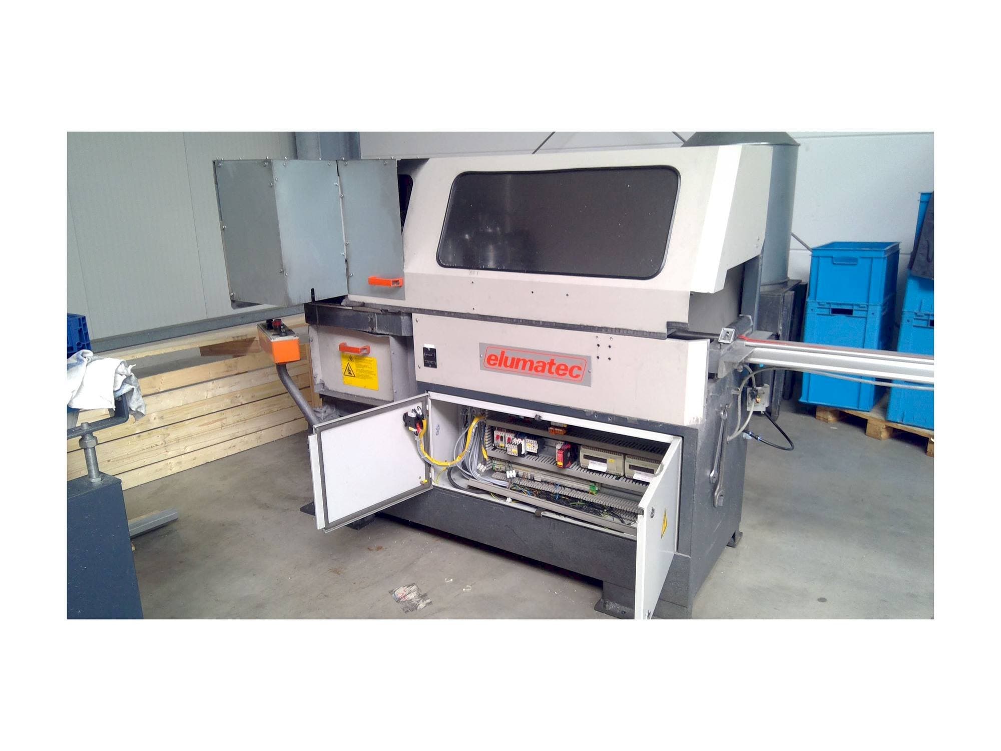 Koneen Elumatec SA 142/38 etunäkymä