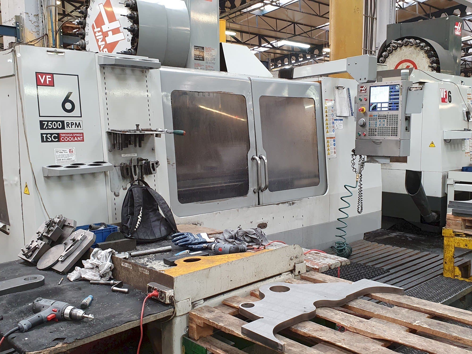 Koneen HAAS VF-6 / 50HE etunäkymä