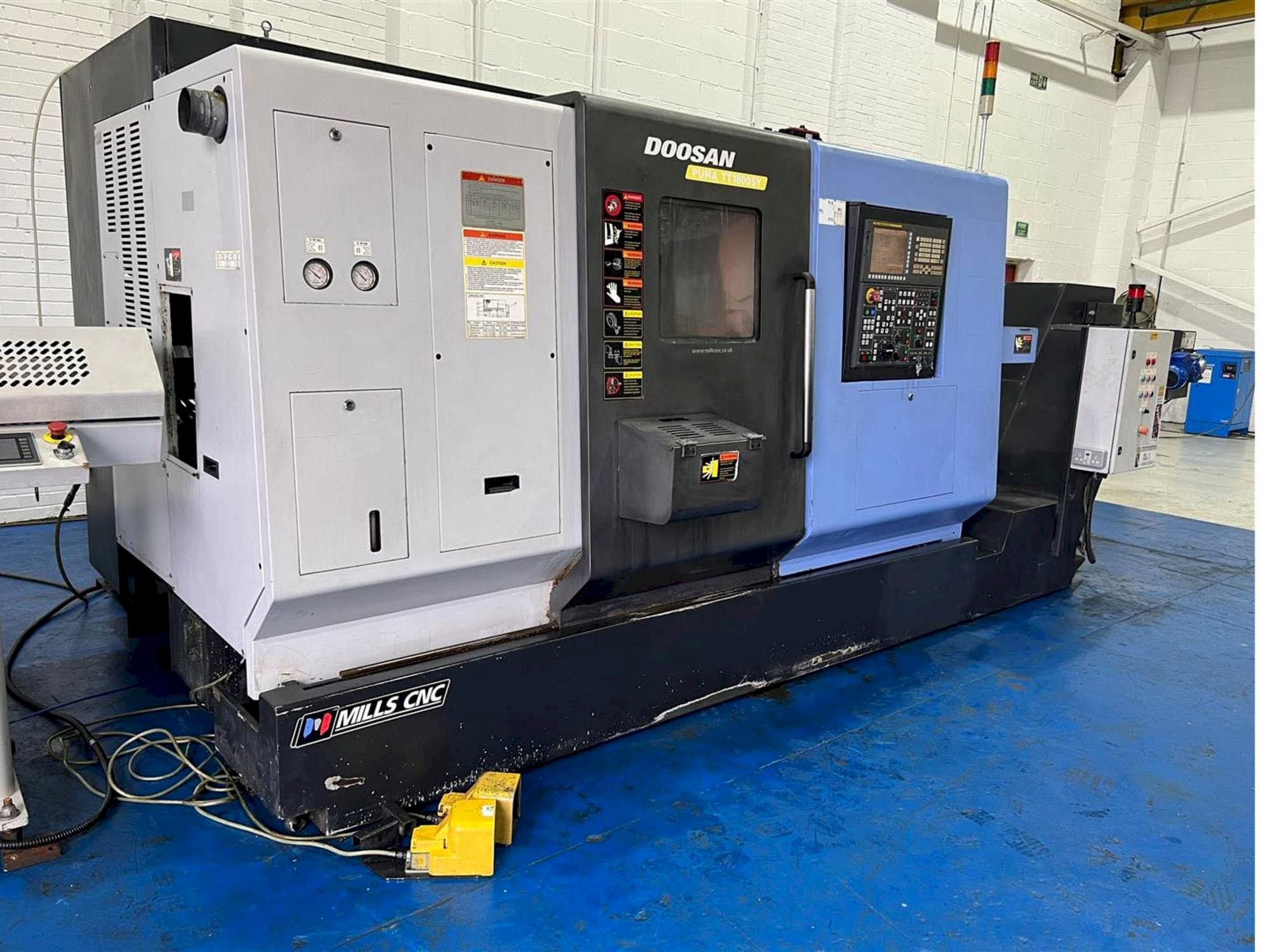 Koneen Doosan TT1800SY etunäkymä