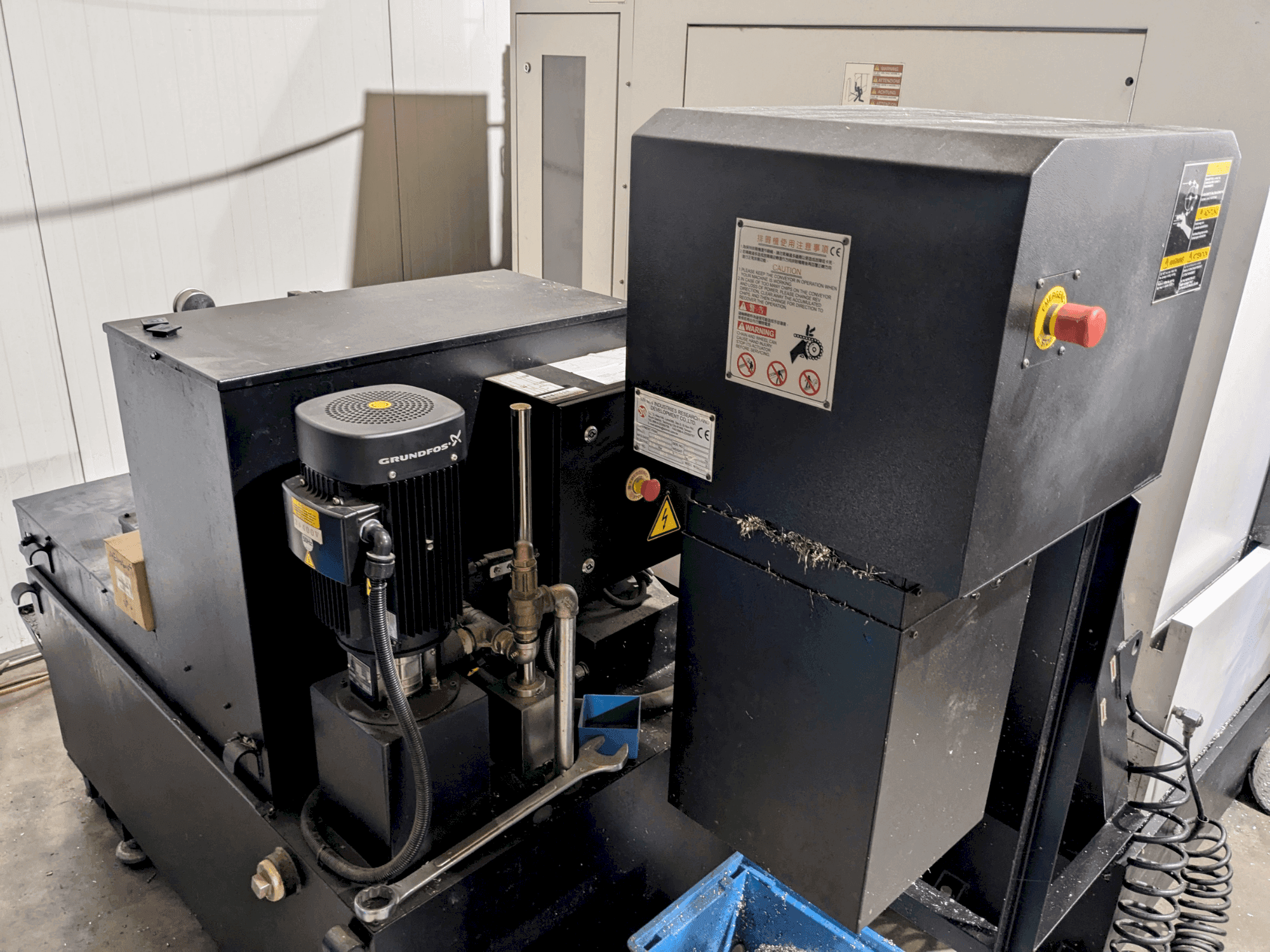 Koneen  POSmill CE 1000 etunäkymä