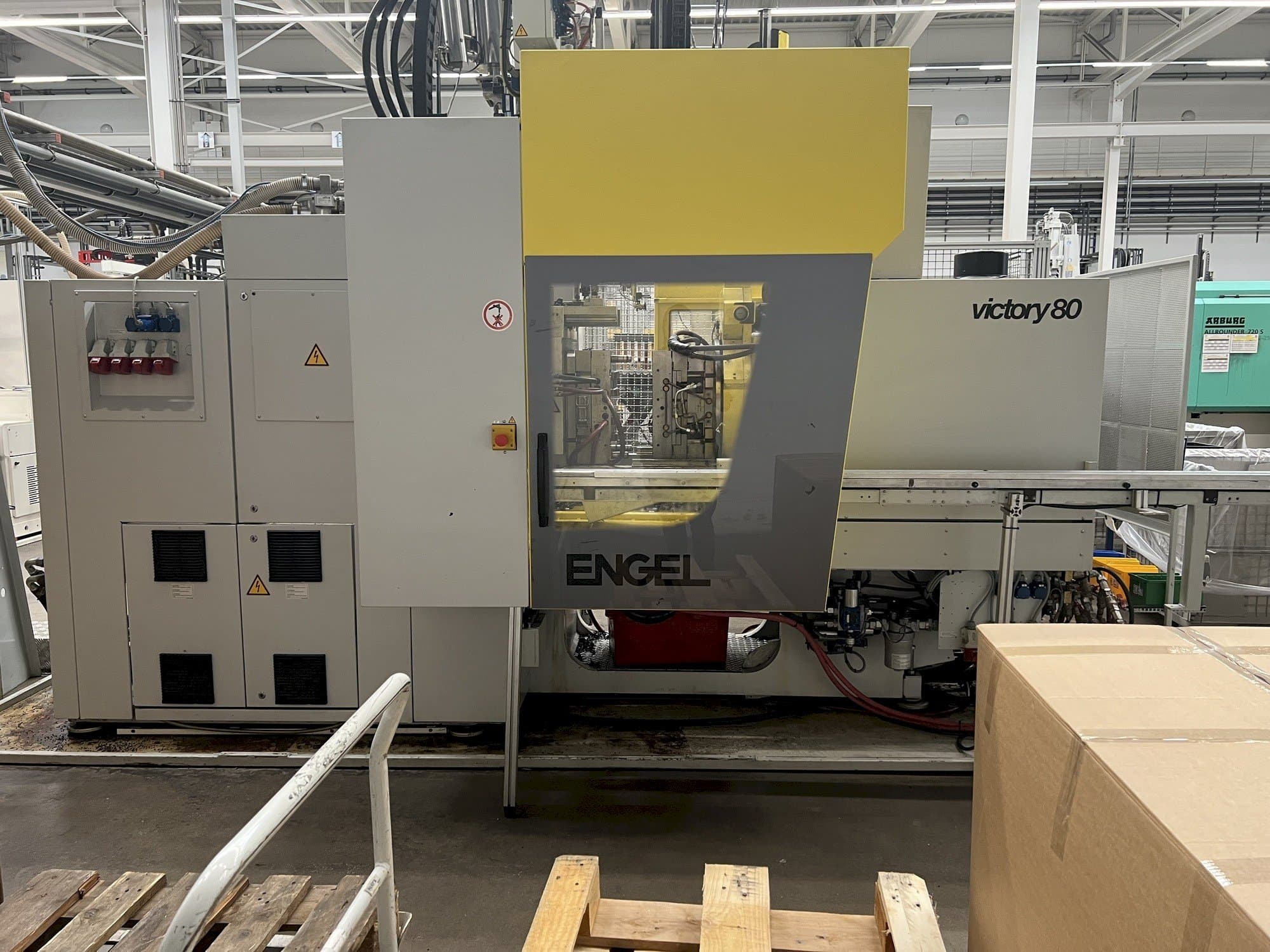 Koneen Engel VC 330H/80V/80CO etunäkymä