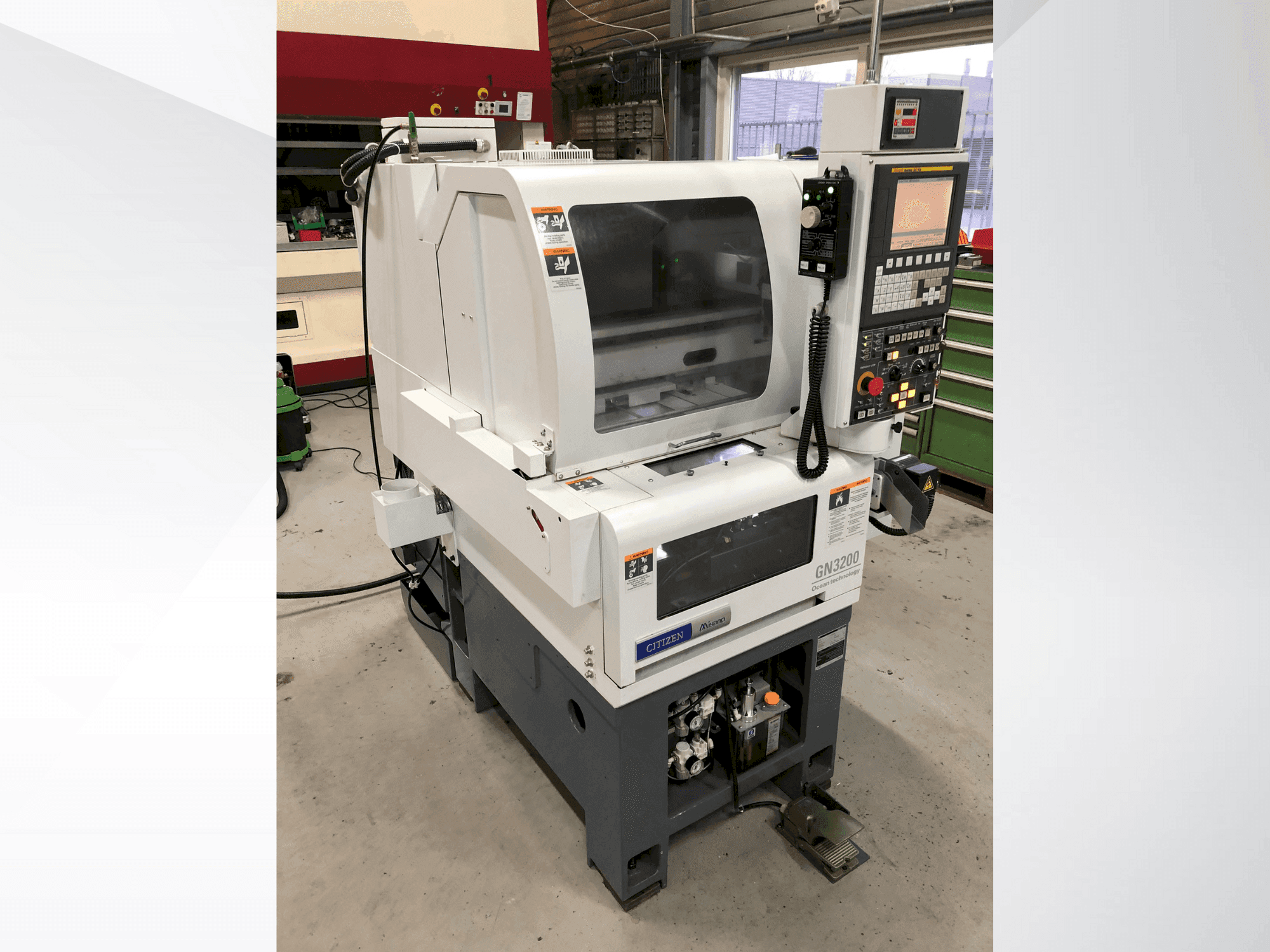 Koneen Citizen Miyano GN-3200 etunäkymä