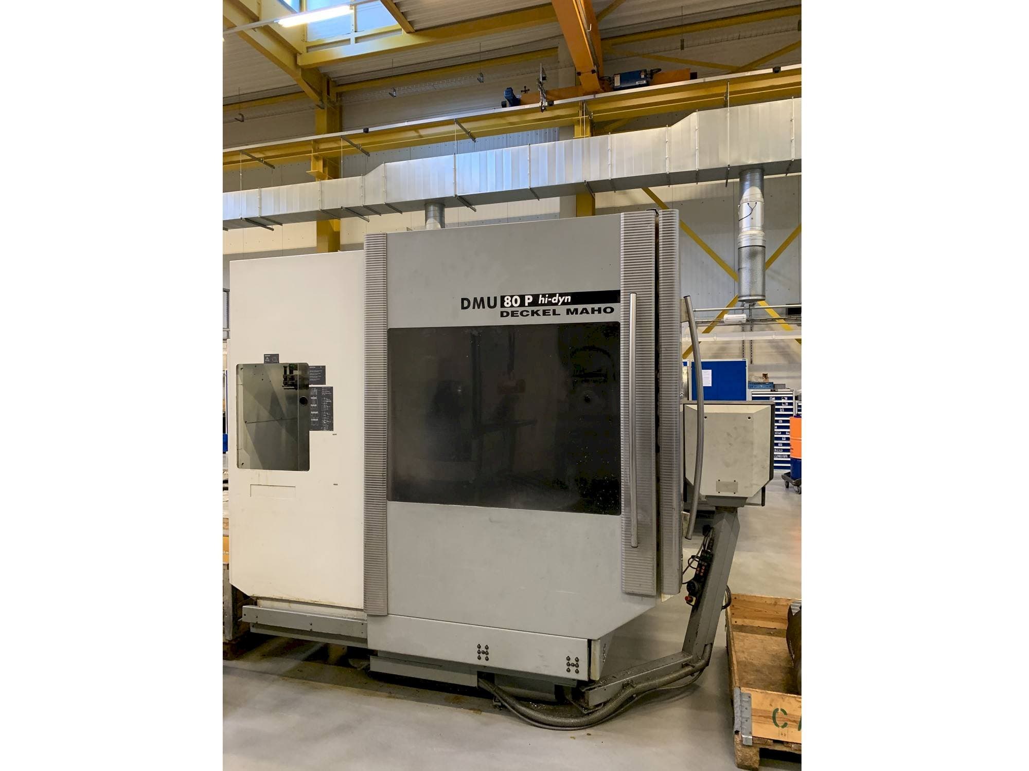 Koneen  DECKEL MAHO DMU 80 P hi-dyn etunäkymä