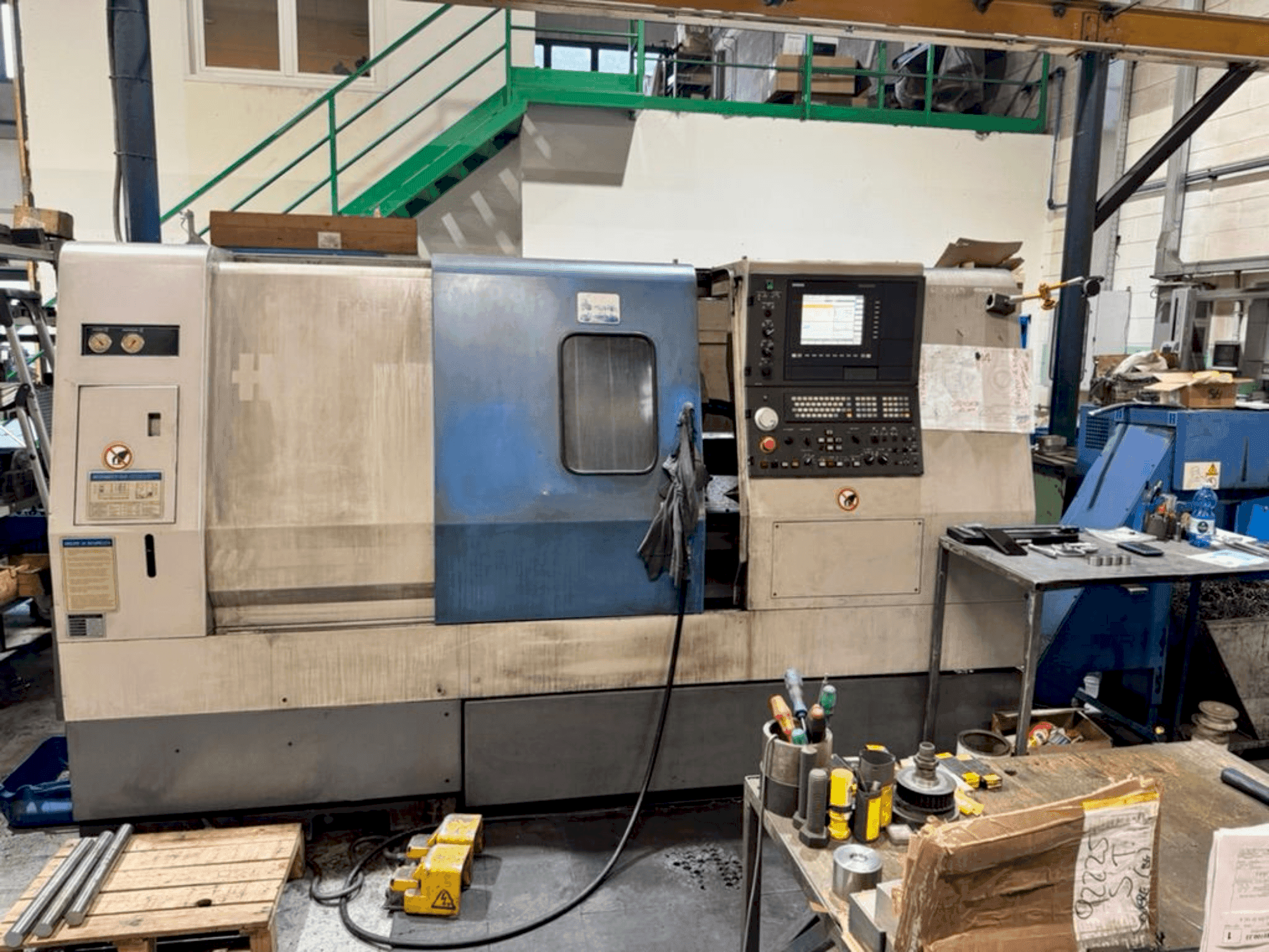 Koneen  Hyundai Hit 250C etunäkymä