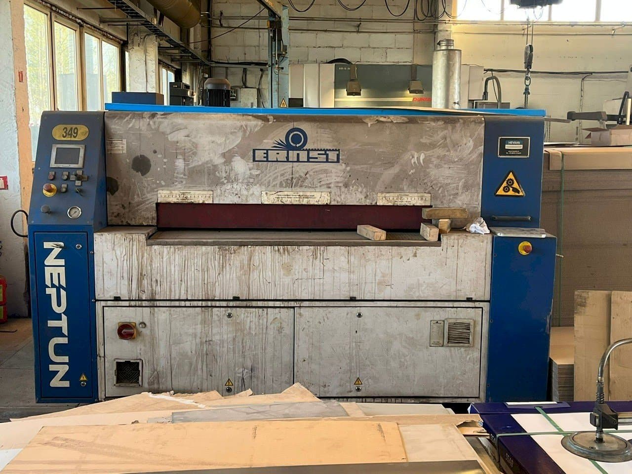 Koneen ERNST Neptun E/B etunäkymä