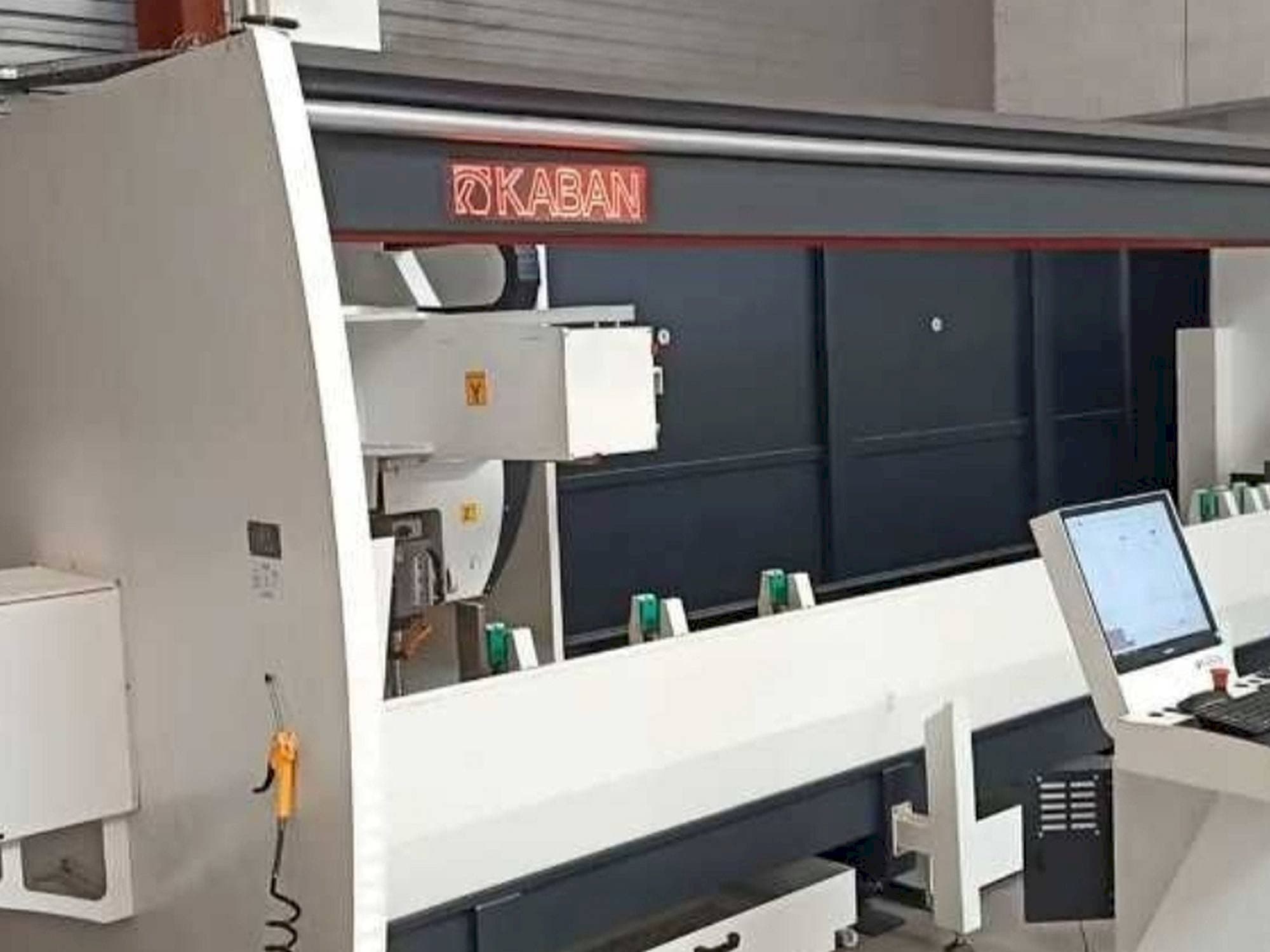 Koneen KABAN ZC4035 etunäkymä