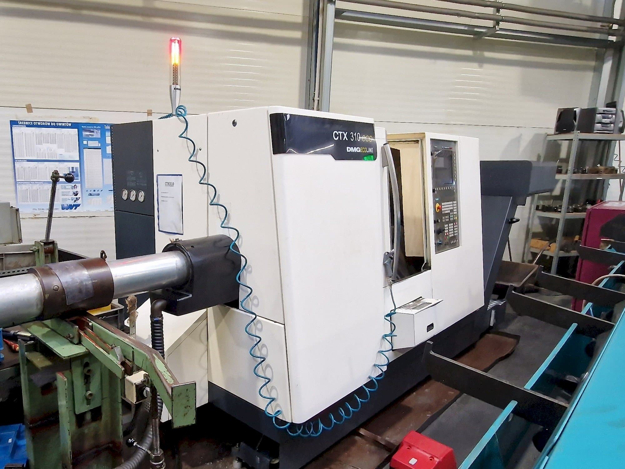 Koneen DMG CTX 310 ecoline vasemman sivun näkymä