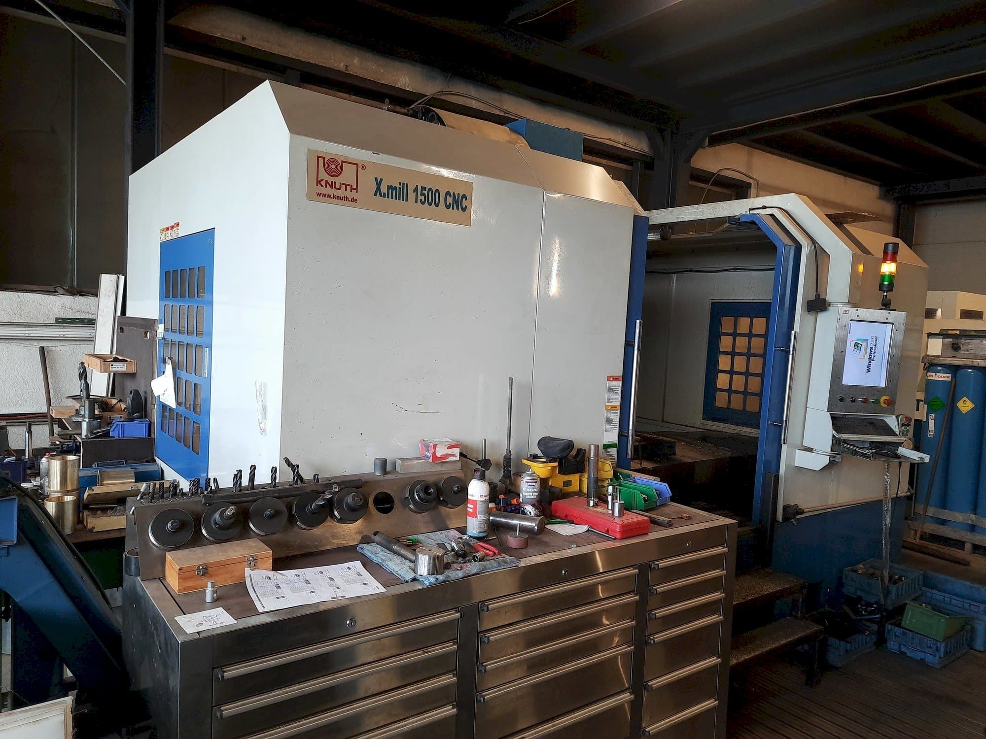 Koneen KNUTH X-Mill 1500 CNC etunäkymä