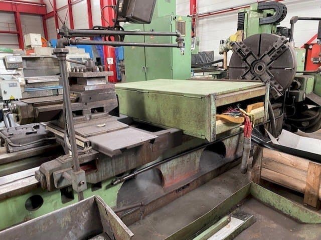 Koneen TOS SU 100/8000 etunäkymä