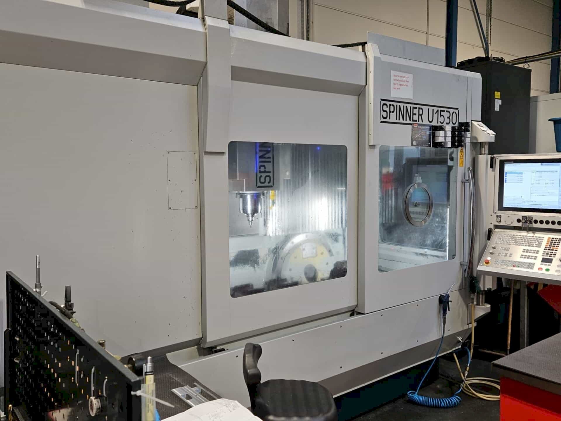 Koneen SPINNER U 1530 etunäkymä