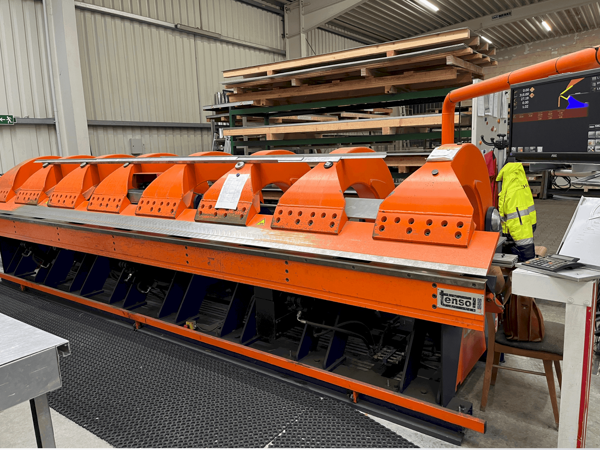 Koneen  OEMB H200.60 etunäkymä