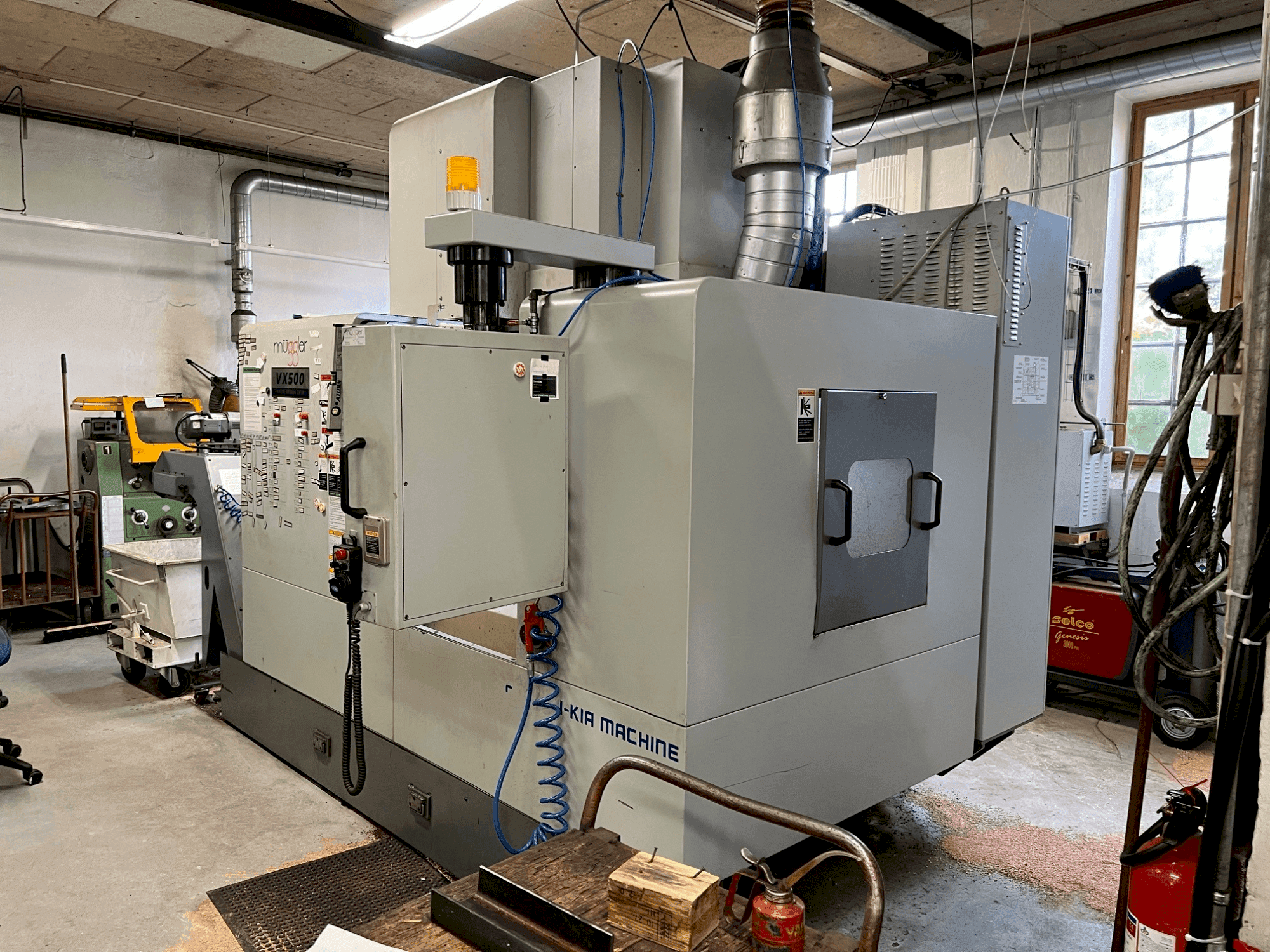 Koneen HYUNDAI KIA VX500 etunäkymä