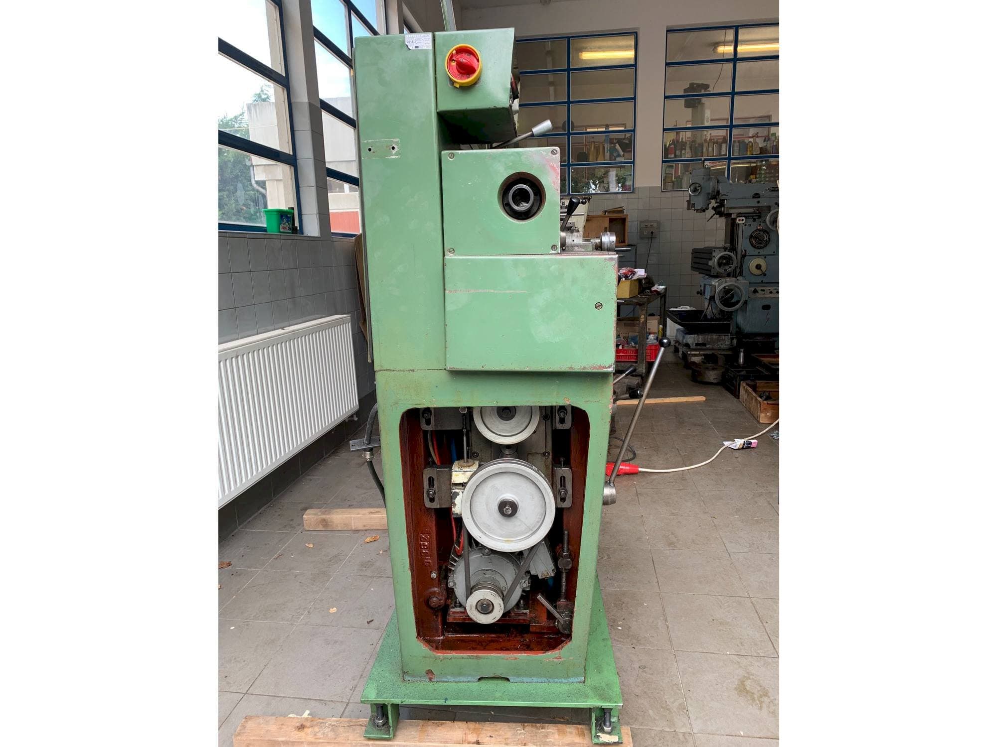 Koneen TOS Sm 16-A etunäkymä