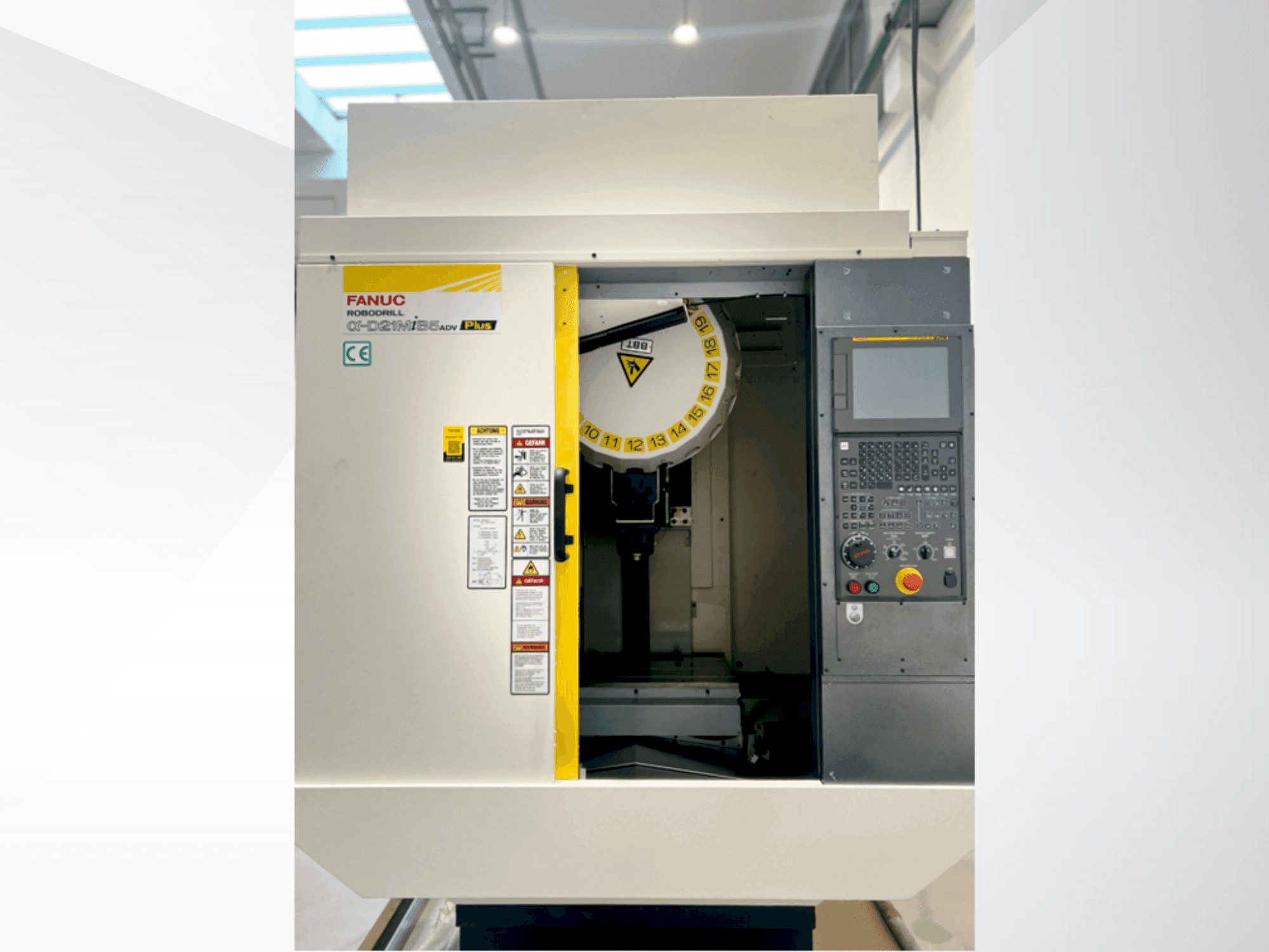 Koneen FANUC α-D21MiB5ADV Plus etunäkymä