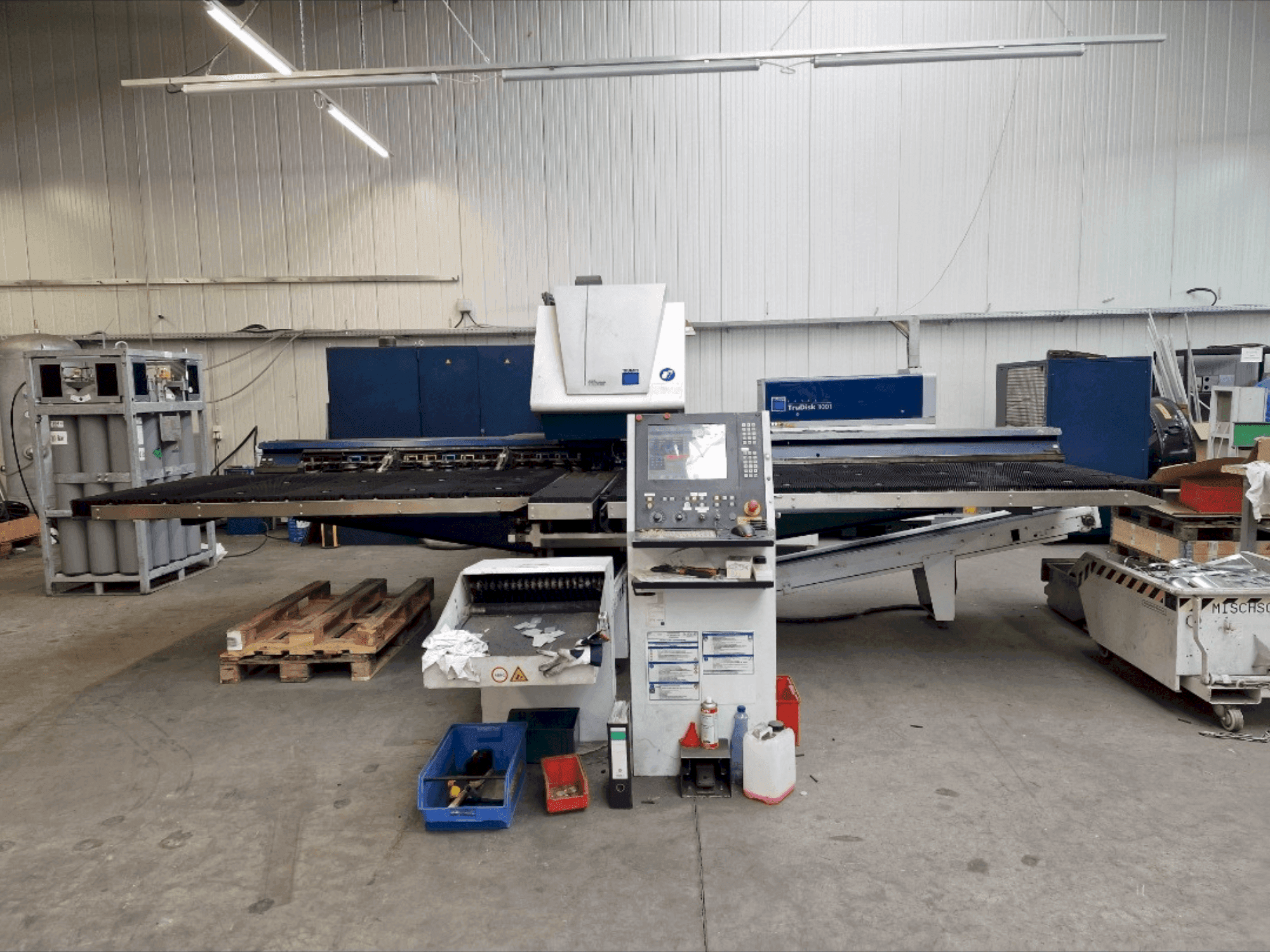 Koneen TRUMPF TruMatic 3000 Fiber etunäkymä