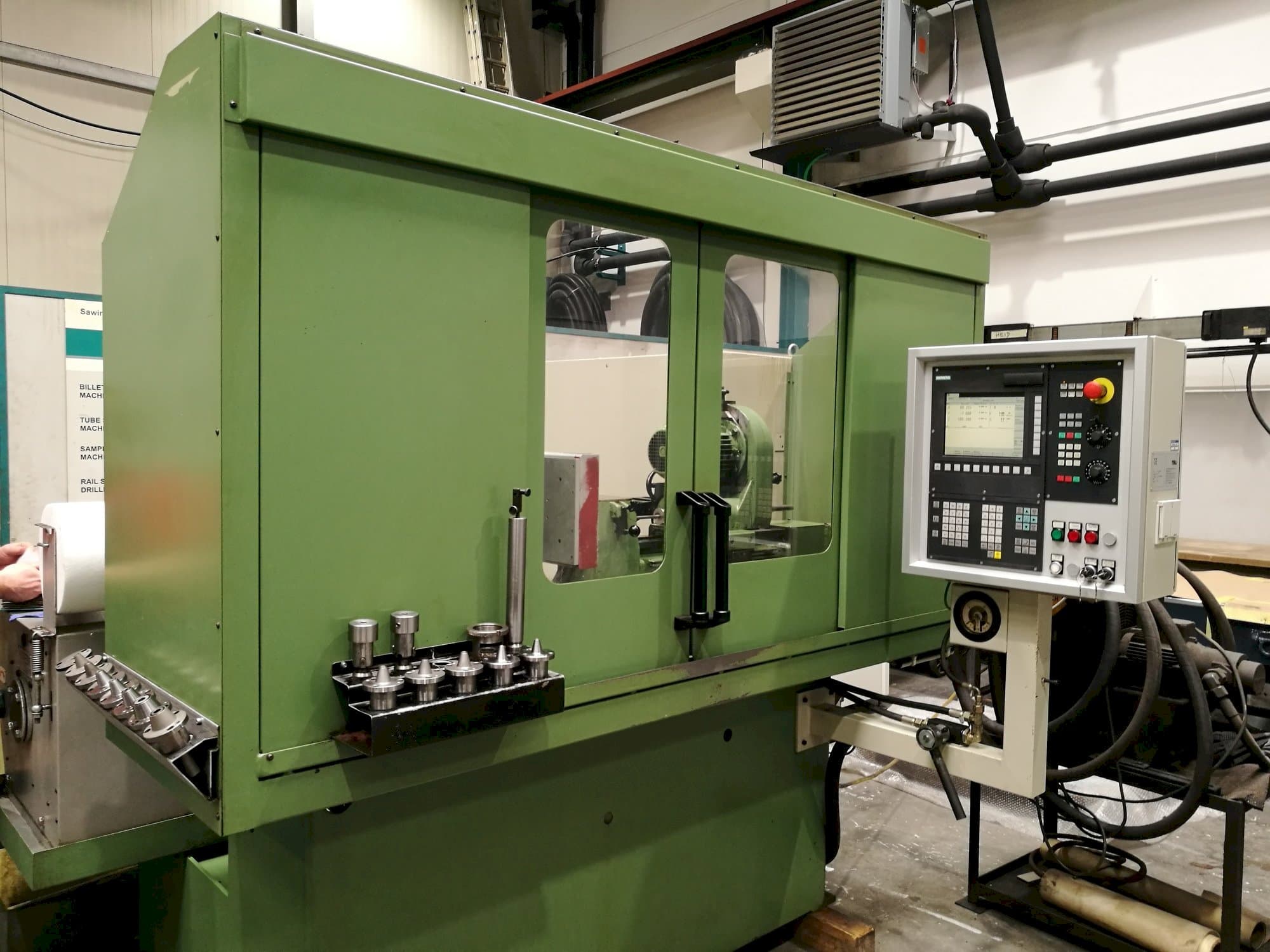 Koneen TTB M10 400 NC etunäkymä