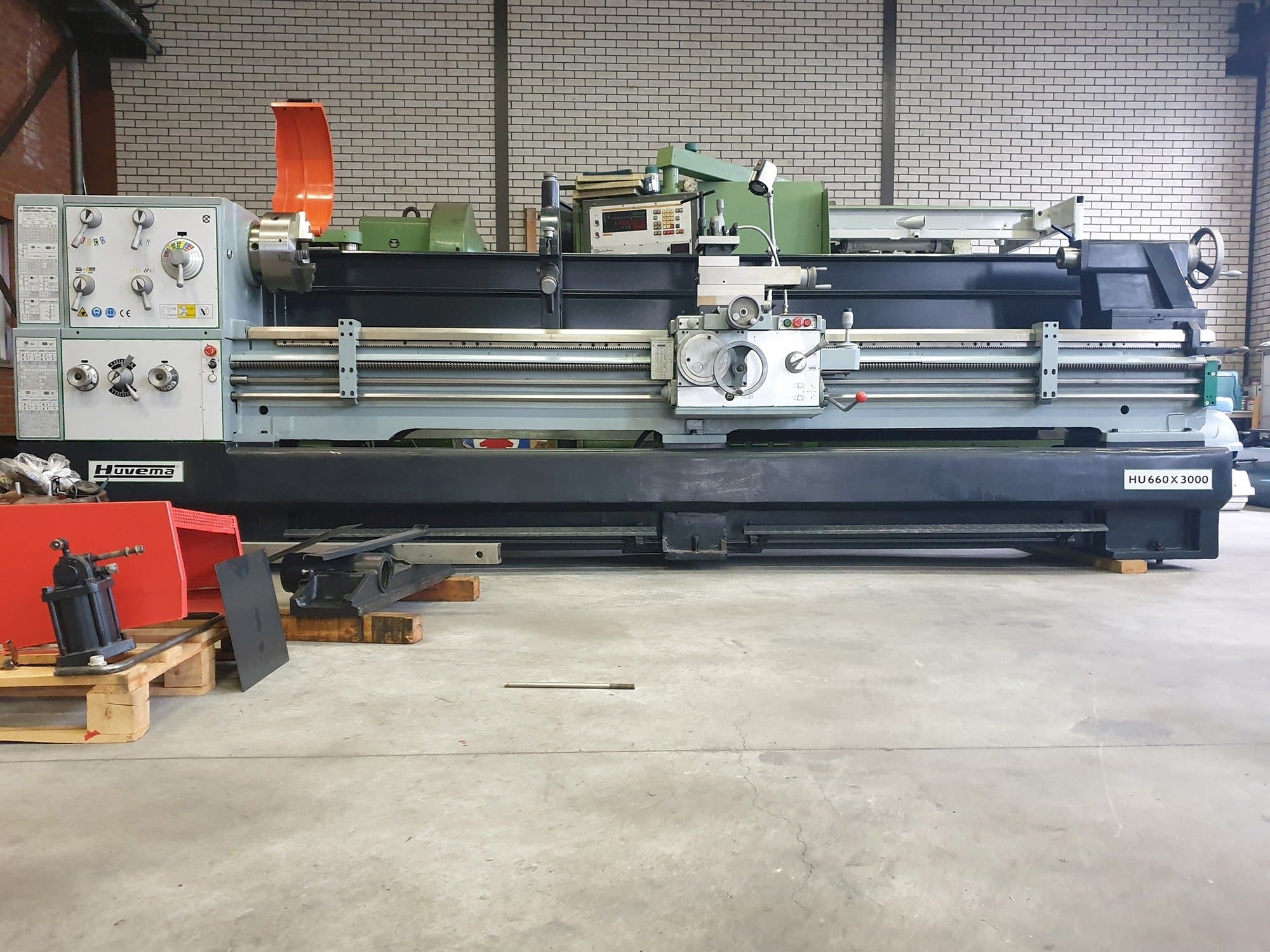 Koneen HUVEMA etunäkymä HU 660 X 3000