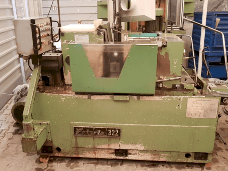 Koneen Estarta 322 etunäkymä