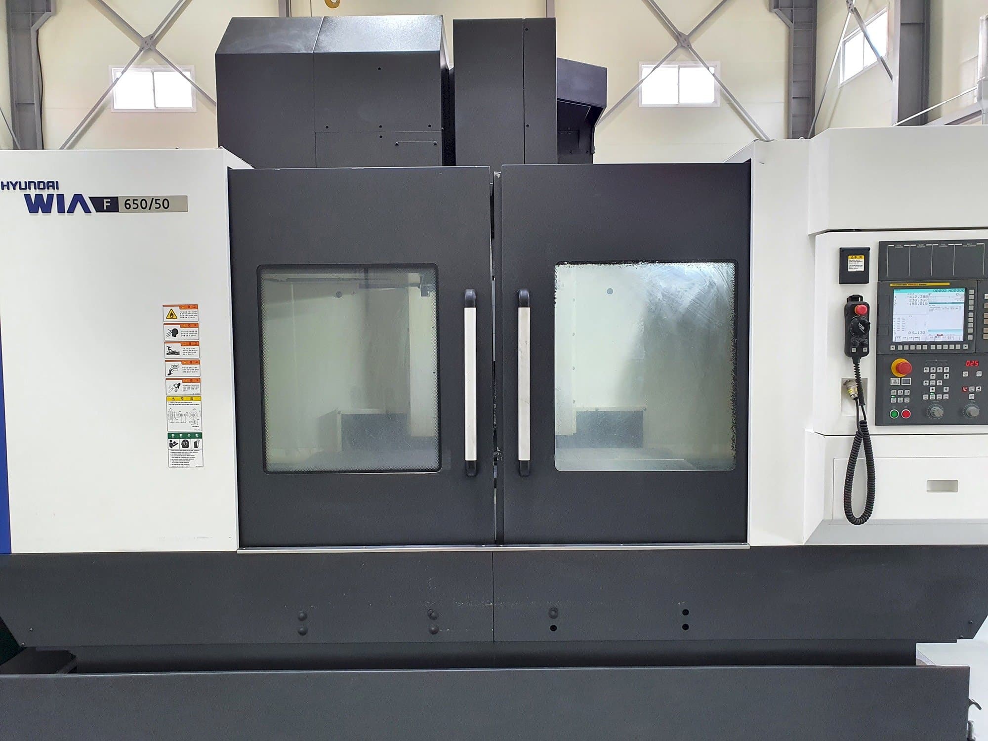 Koneen  Hyundai Wia F650/50 etunäkymä