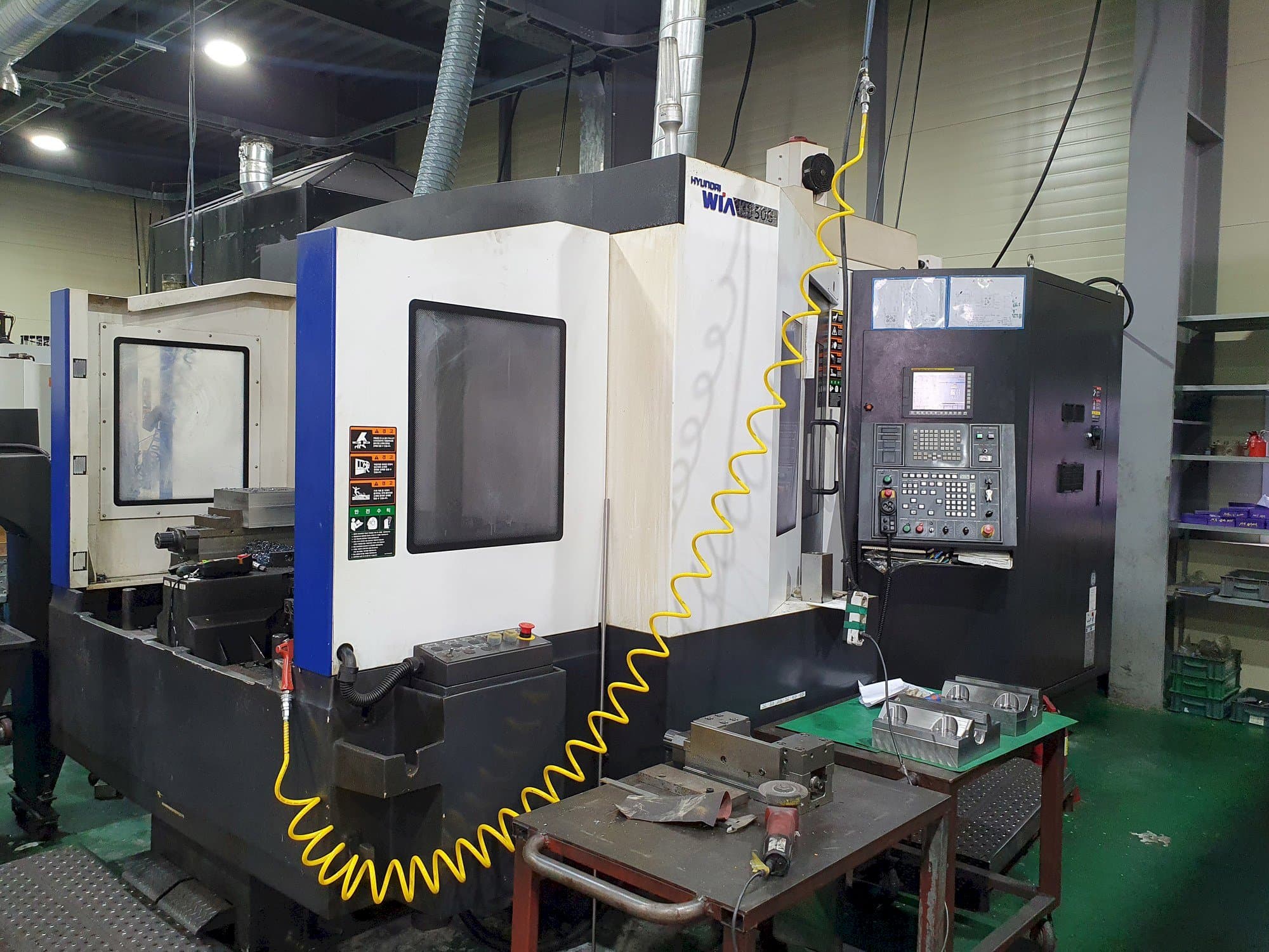 Koneen  Hyundai Wia KH50G etunäkymä