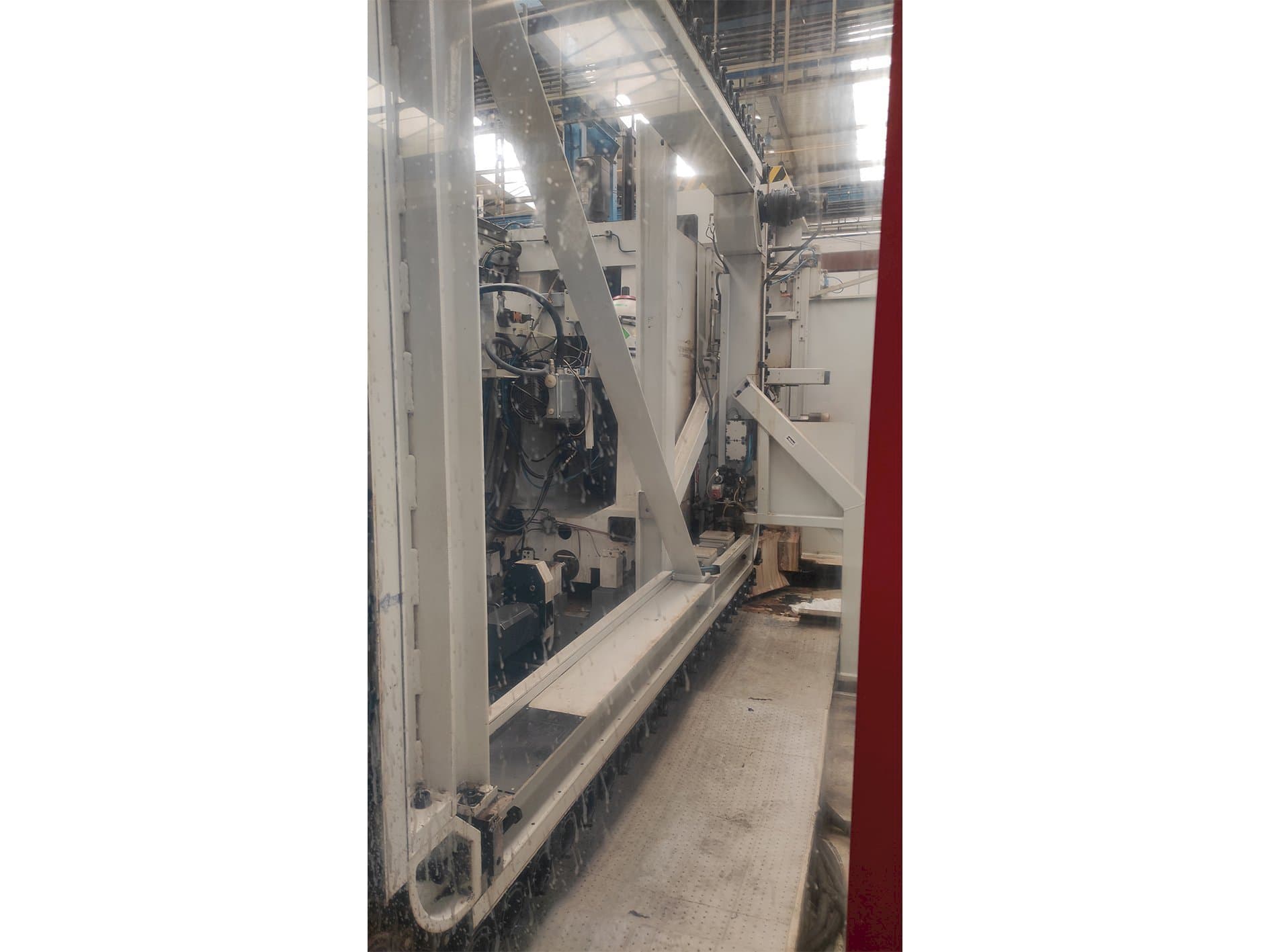 Koneen  Starrag Heckert CWK 500 etunäkymä