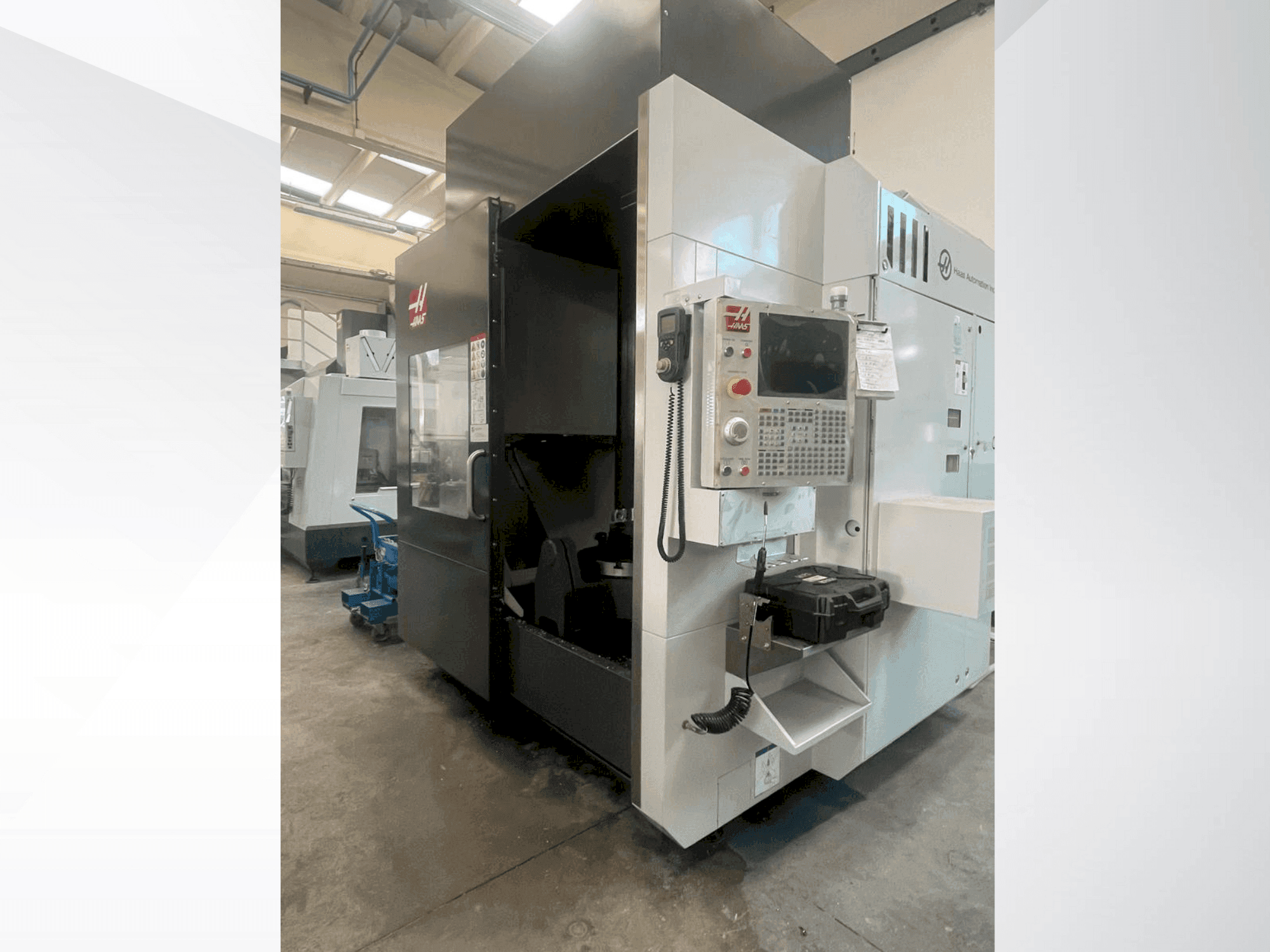 Koneen HAAS UMC750SS etunäkymä