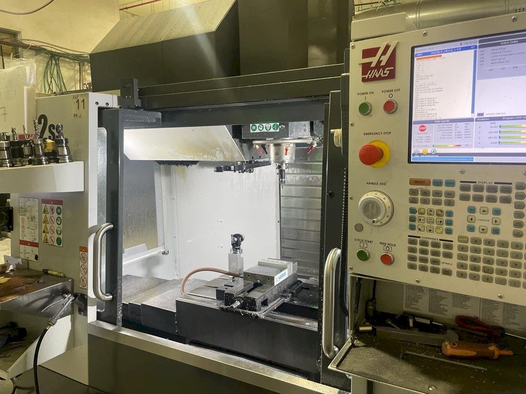 Koneen HAAS VF-2SS etunäkymä
