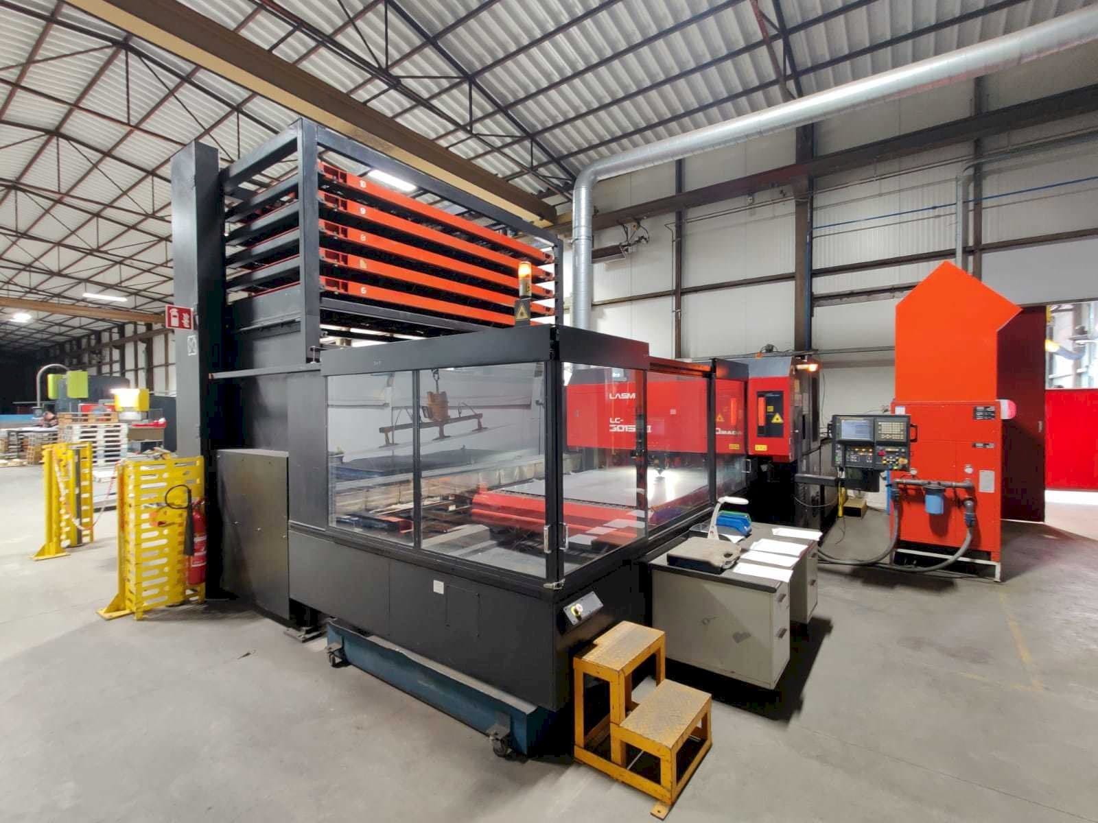 Koneen AMADA LC3015B3EU etunäkymä