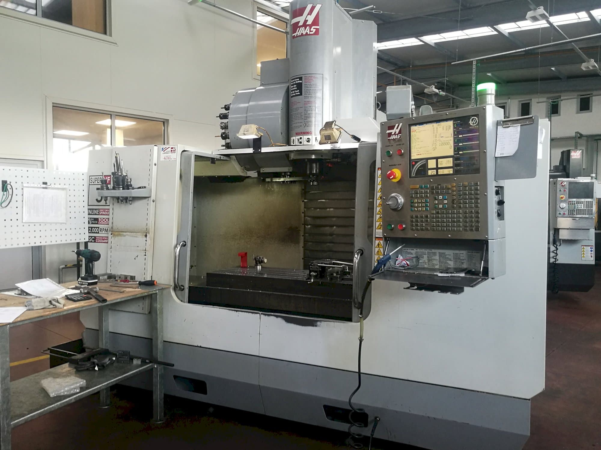 Koneen HAAS etunäkymä VF-3SSHE