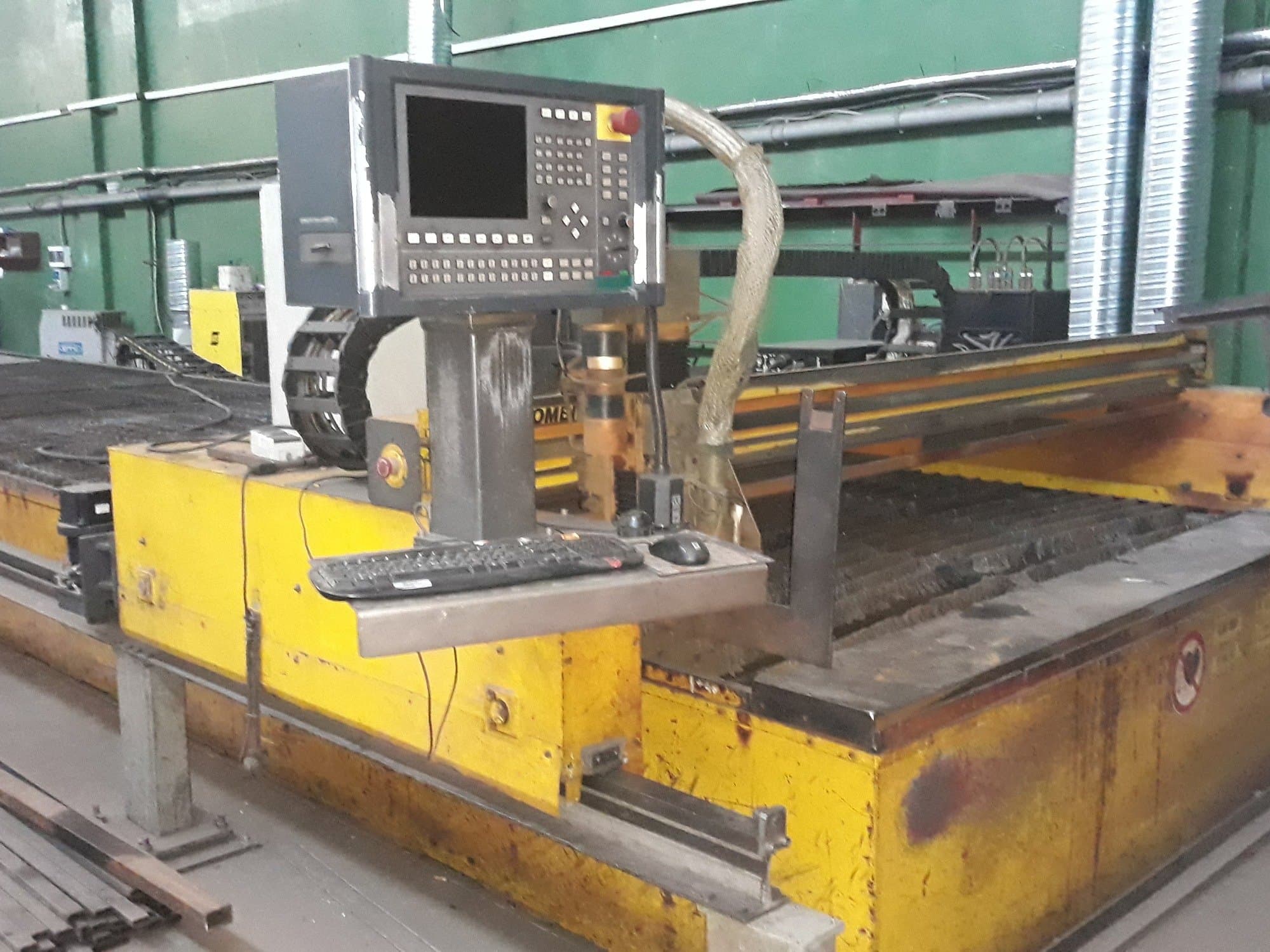 Koneen ESAB CXD-P 3000 etunäkymä