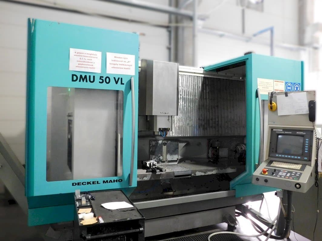 Koneen  DMG DMU 50 VL etunäkymä