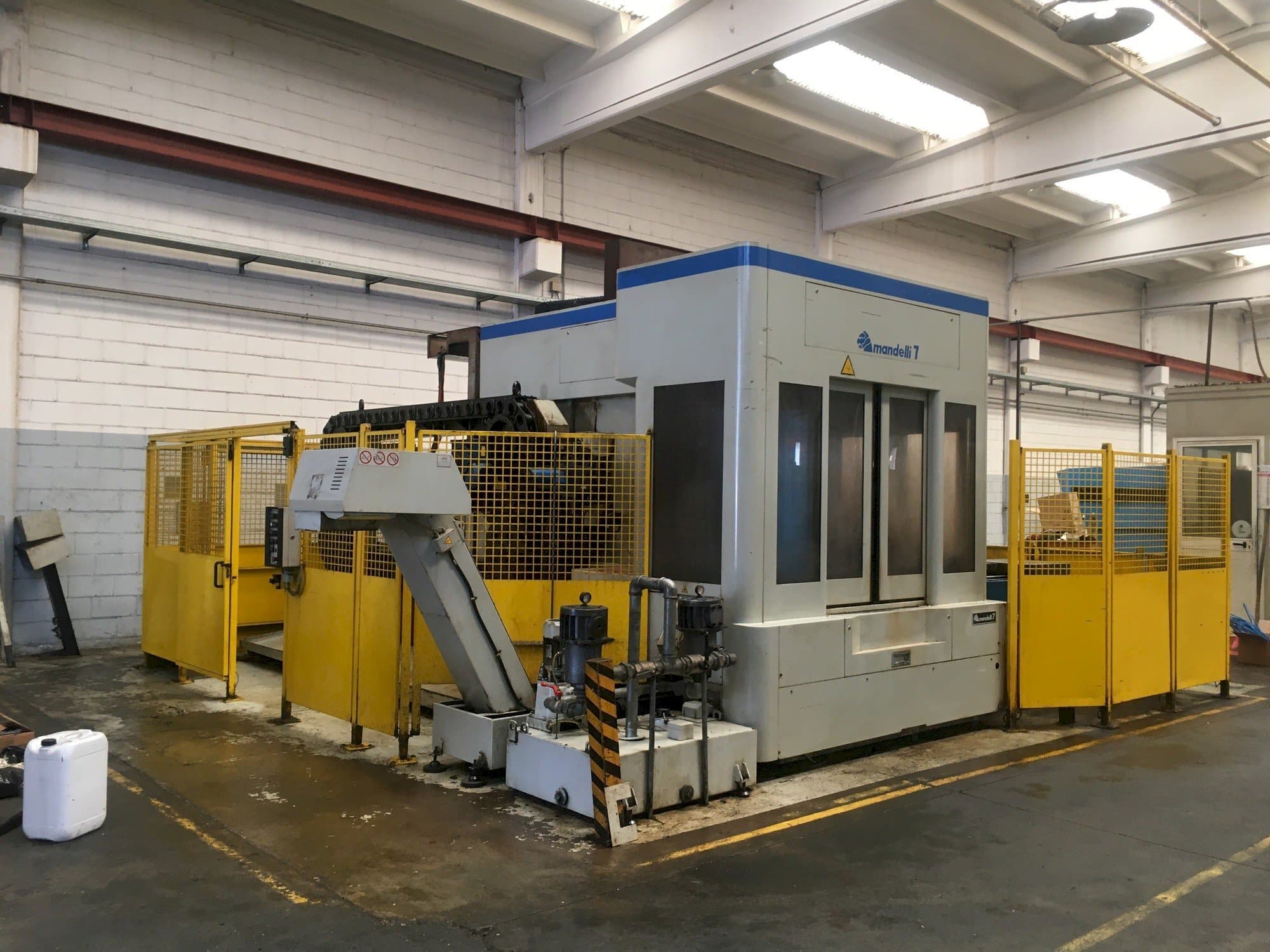 Koneen Mandelli Type 7 etunäkymä