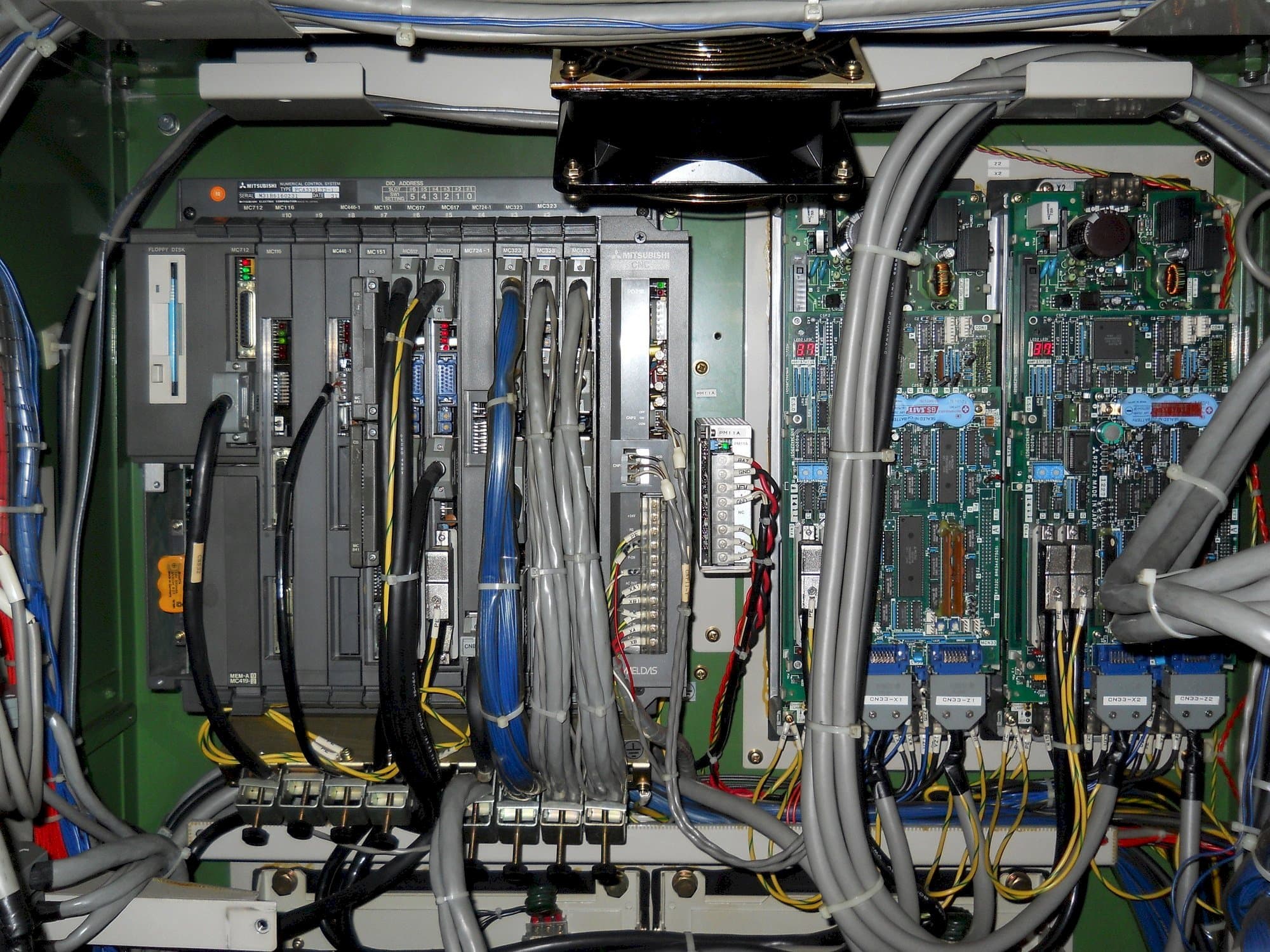 Koneen Mazak Multiplex 610 etunäkymä