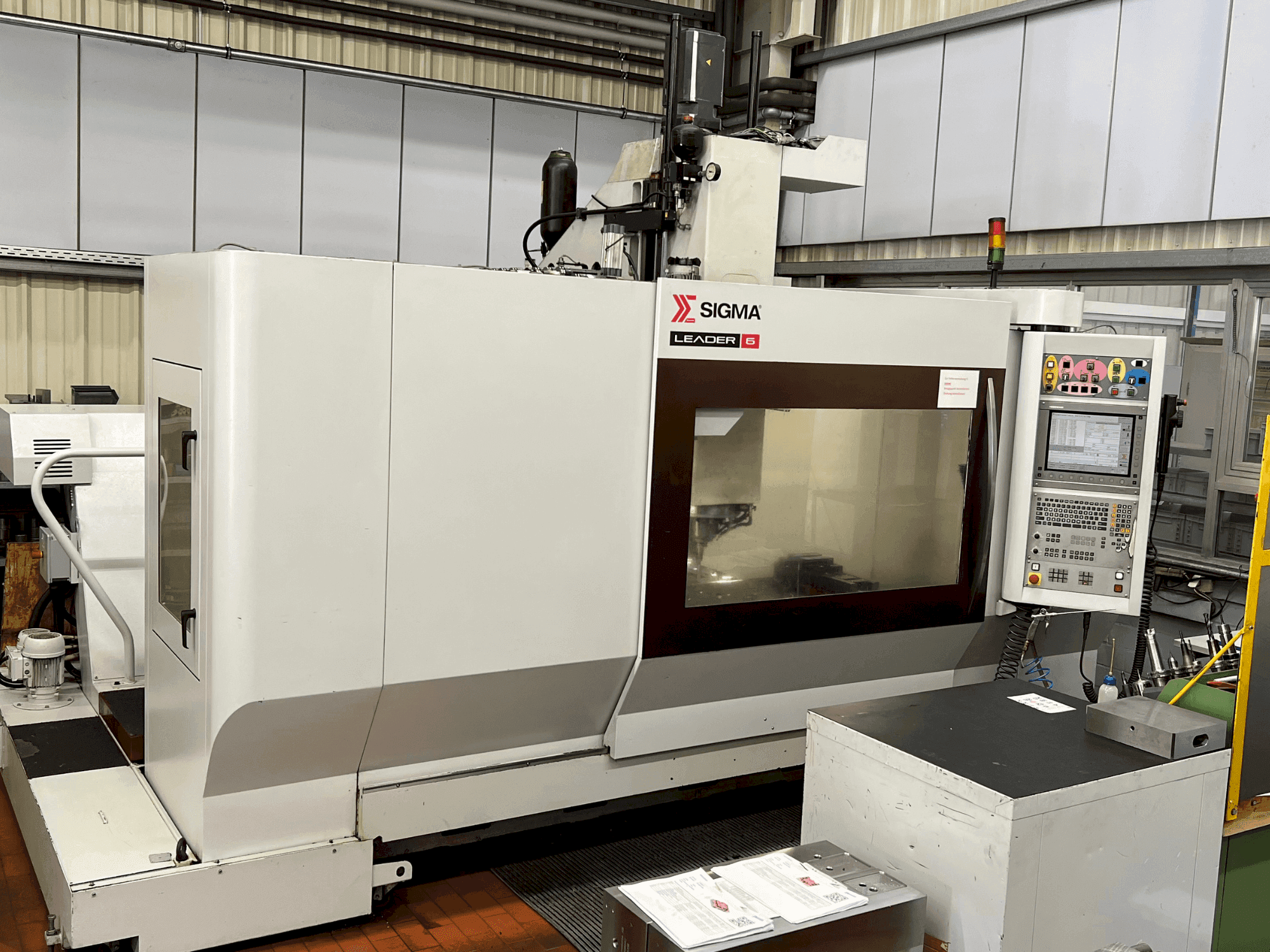 Koneen  Sigma Leader 6 etunäkymä