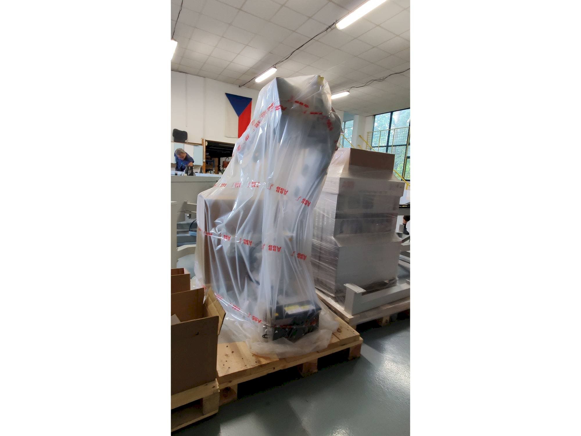 Koneen ABB IRB 4600 etunäkymä