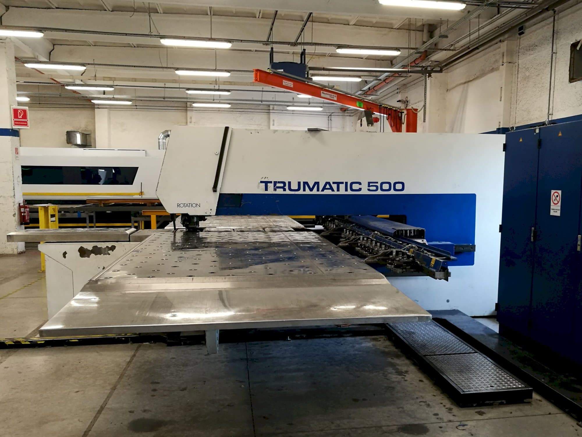 Koneen Trumpf vasemman sivun näkymä Trumatic 500 R